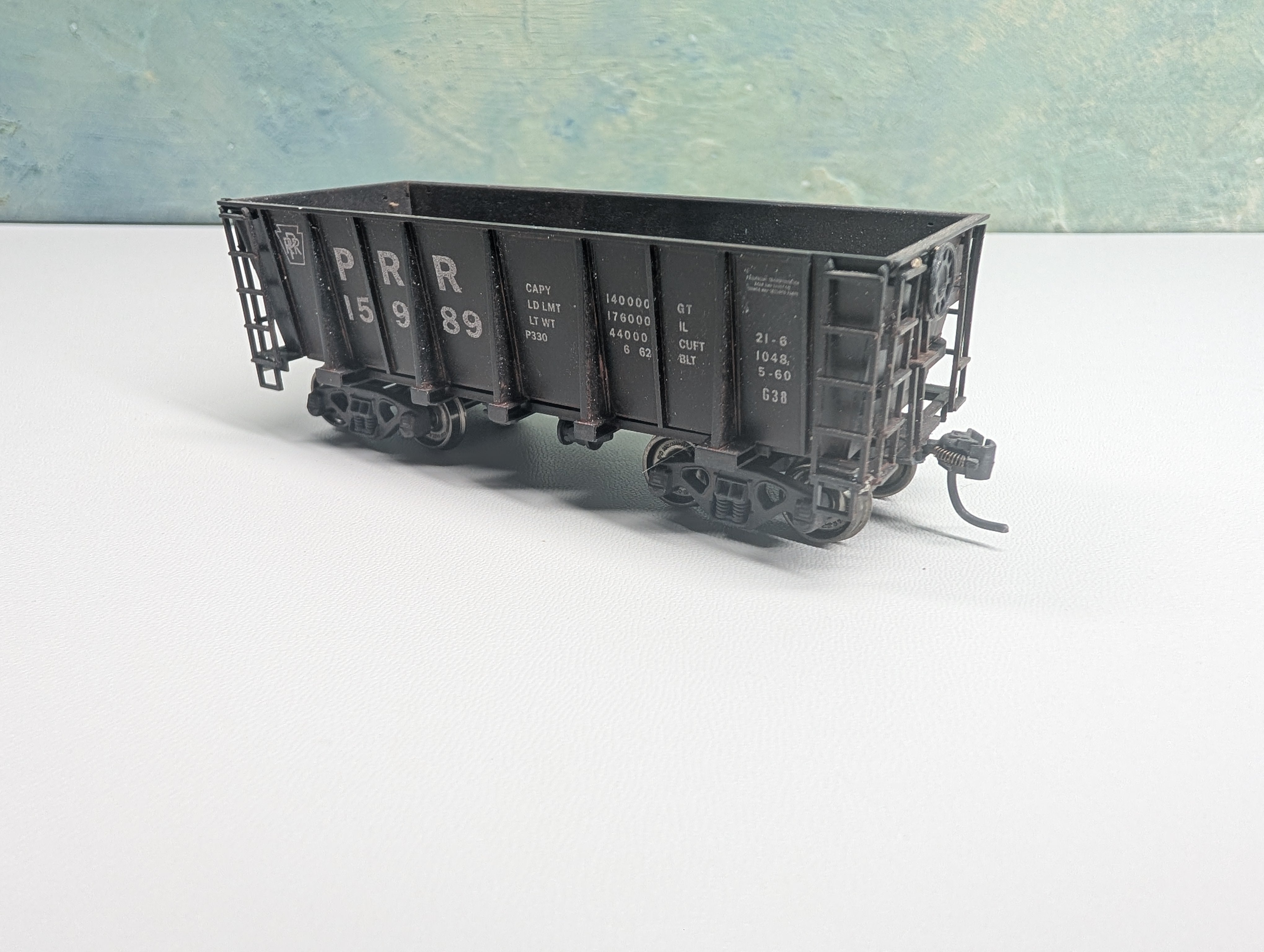 USED Roundhouse HO Scale Lo-Side Ore Car Pennsylvania PRR #15989 Metal Wheels, Weathered