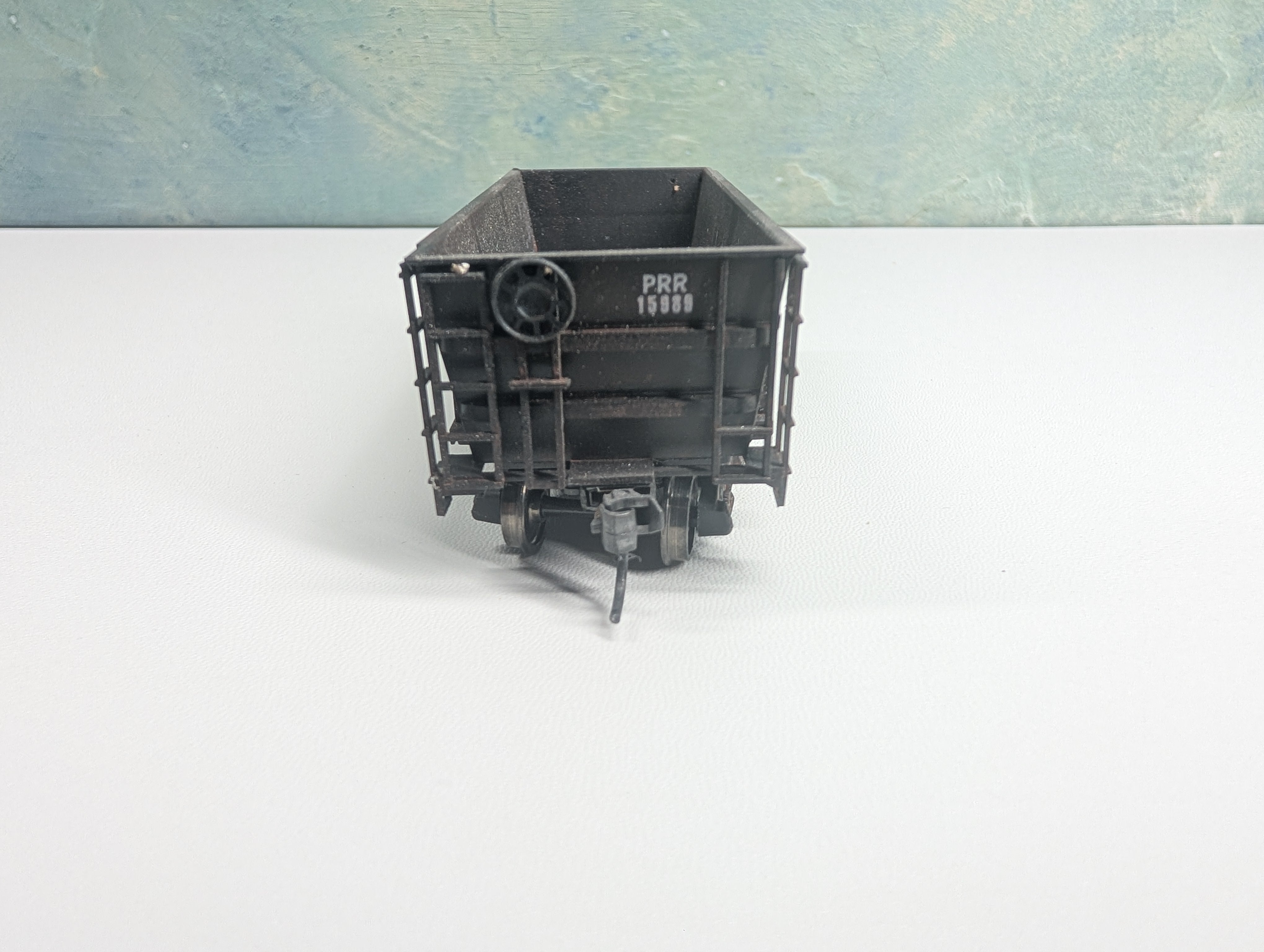 USED Roundhouse HO Scale Lo-Side Ore Car Pennsylvania PRR #15989 Metal Wheels, Weathered