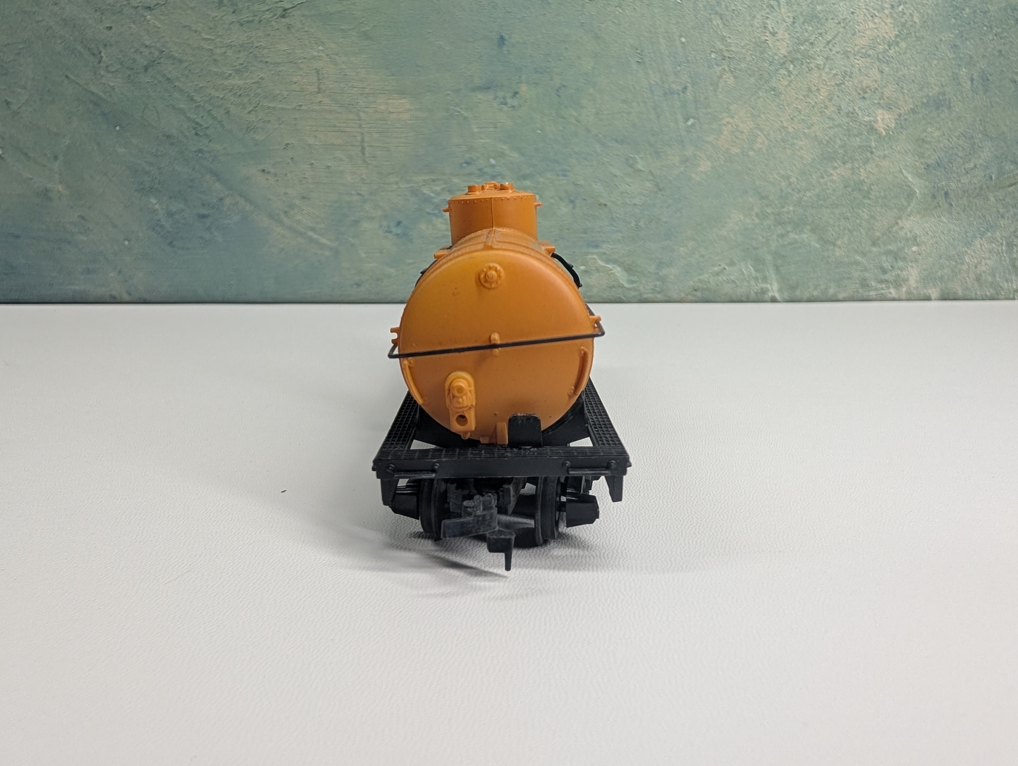 USED Tyco HO Scale Single Dome Tank Car Shell