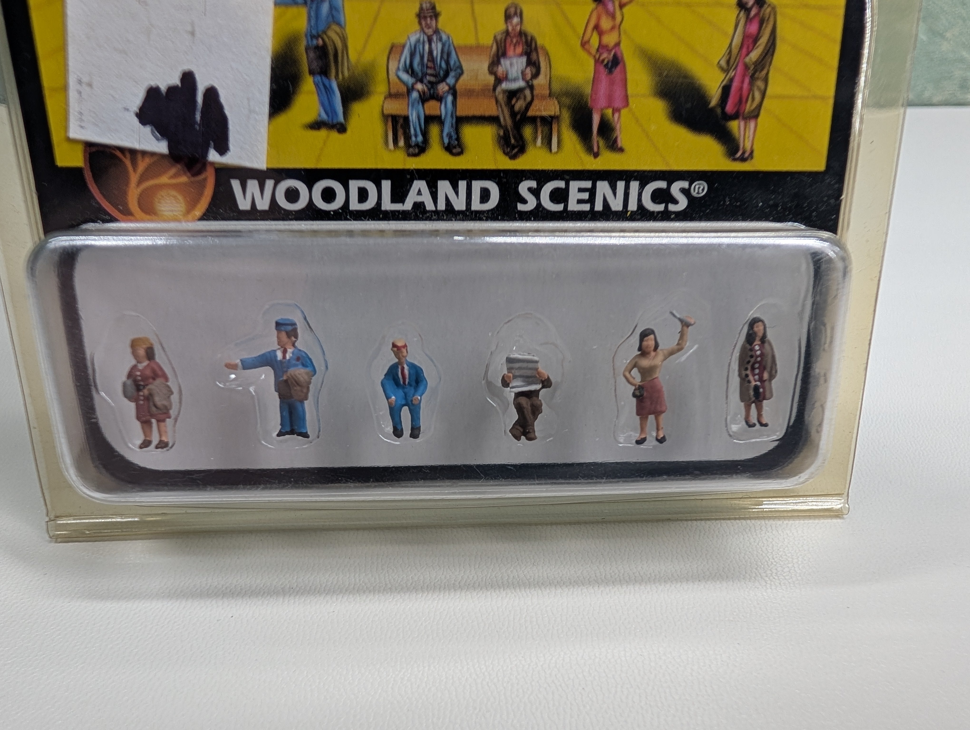 Woodland Scenics A2150 N Scale Commuters (6 pcs)