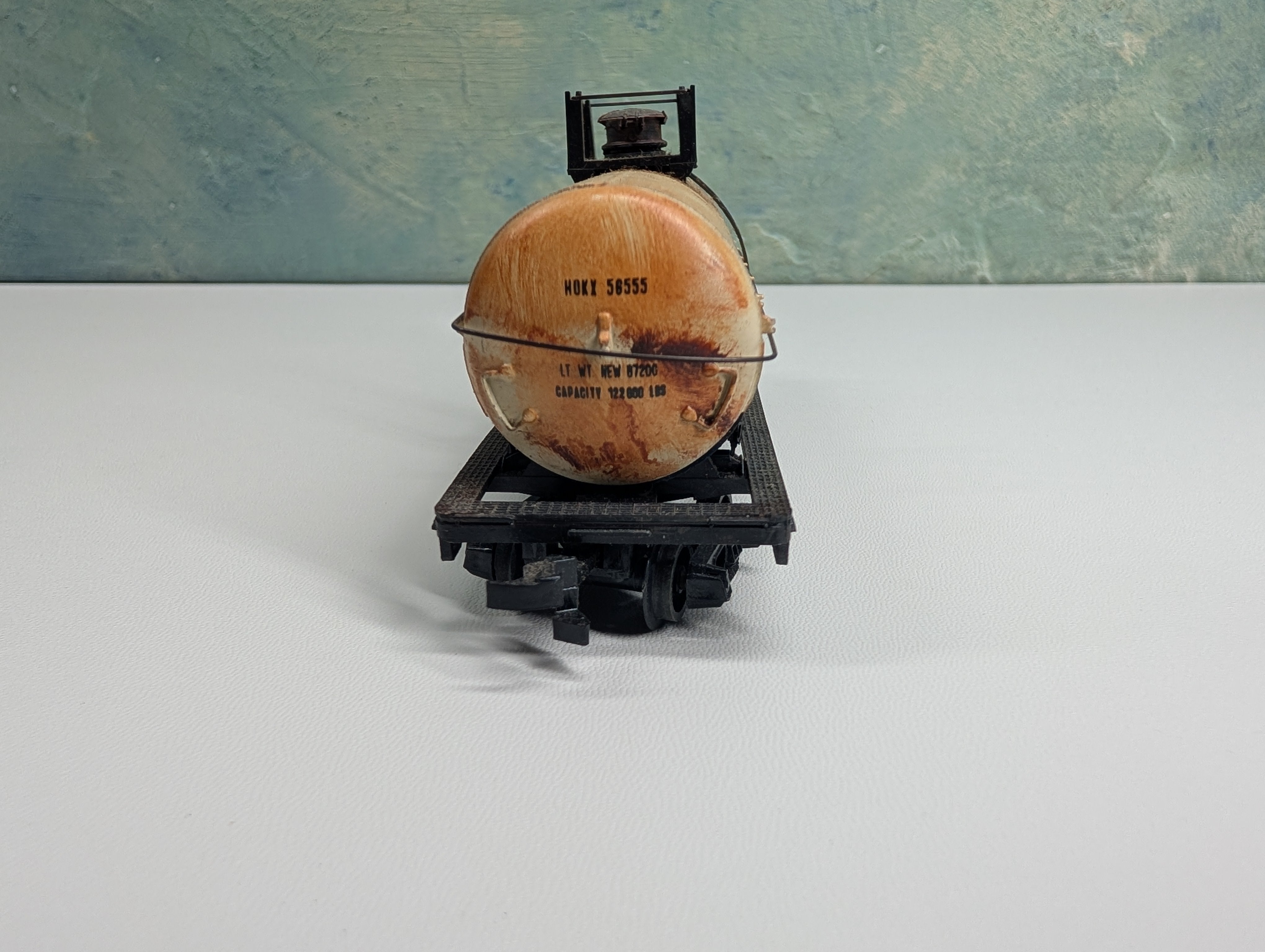 USED HO Scale Weathered Tank Car Mobil MOBX #11123