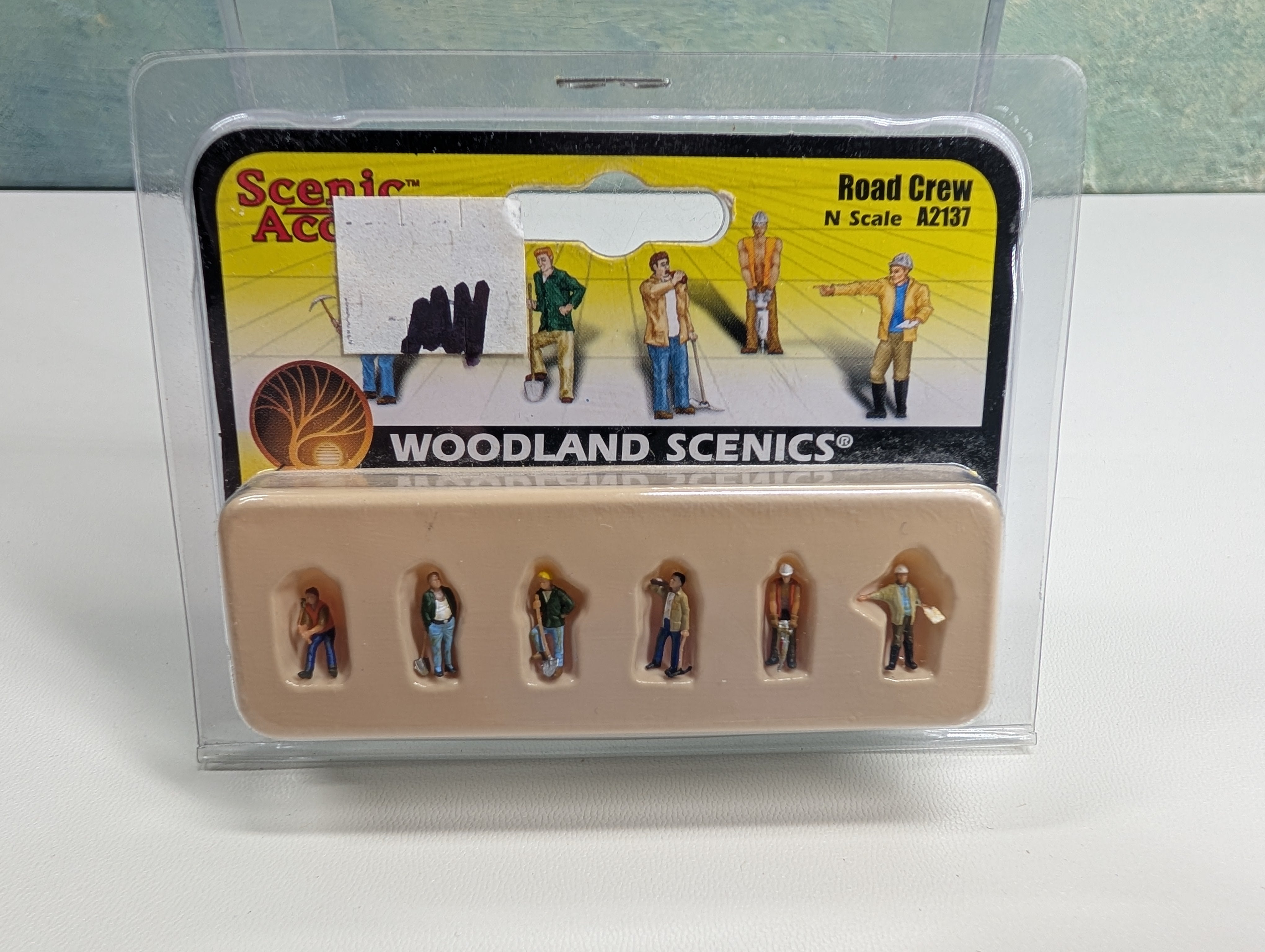 Woodland Scenics A2137 N Scale Road Crew (retired product) (6 pcs)