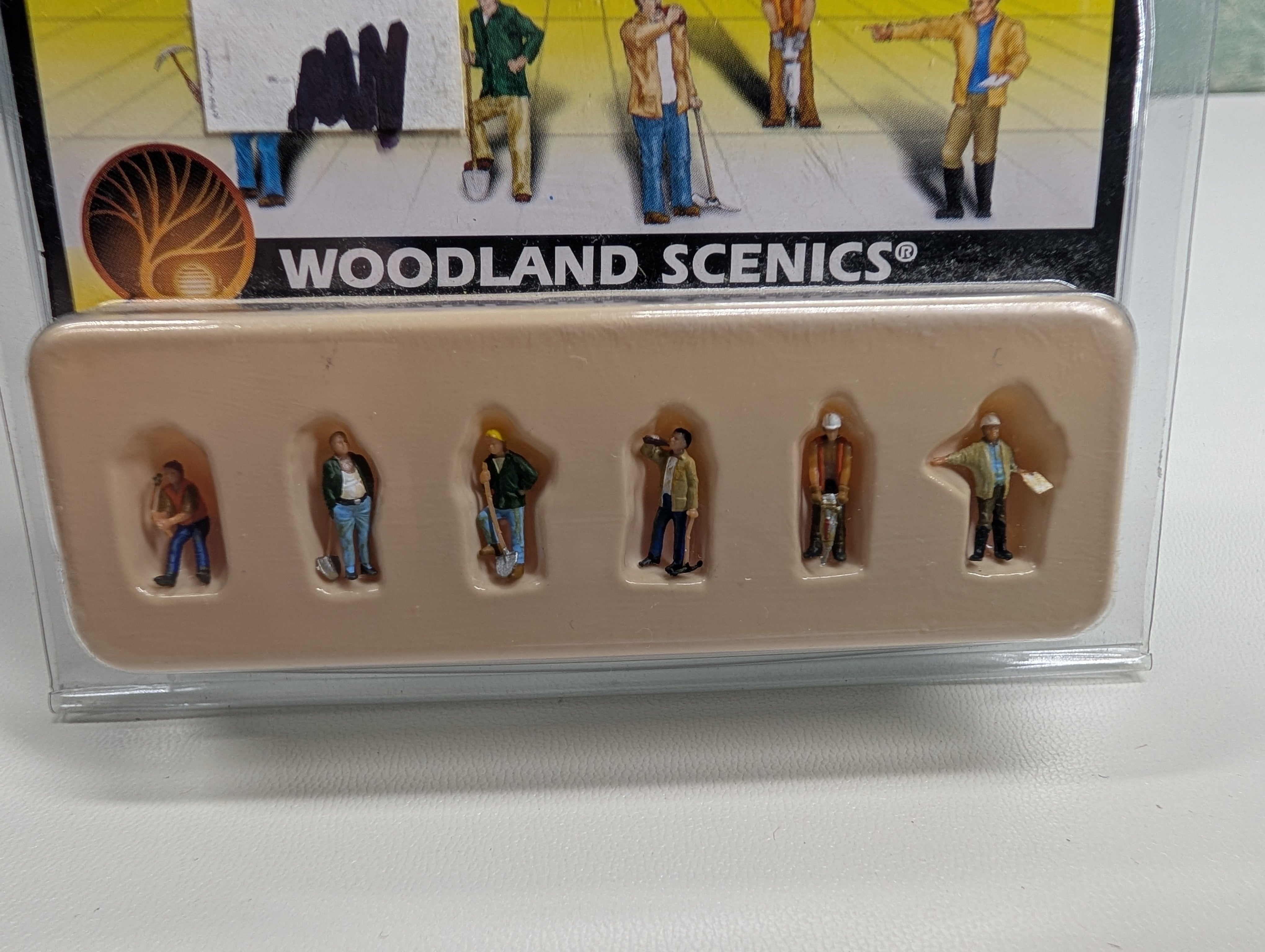 Woodland Scenics A2137 N Scale Road Crew (retired product) (6 pcs)