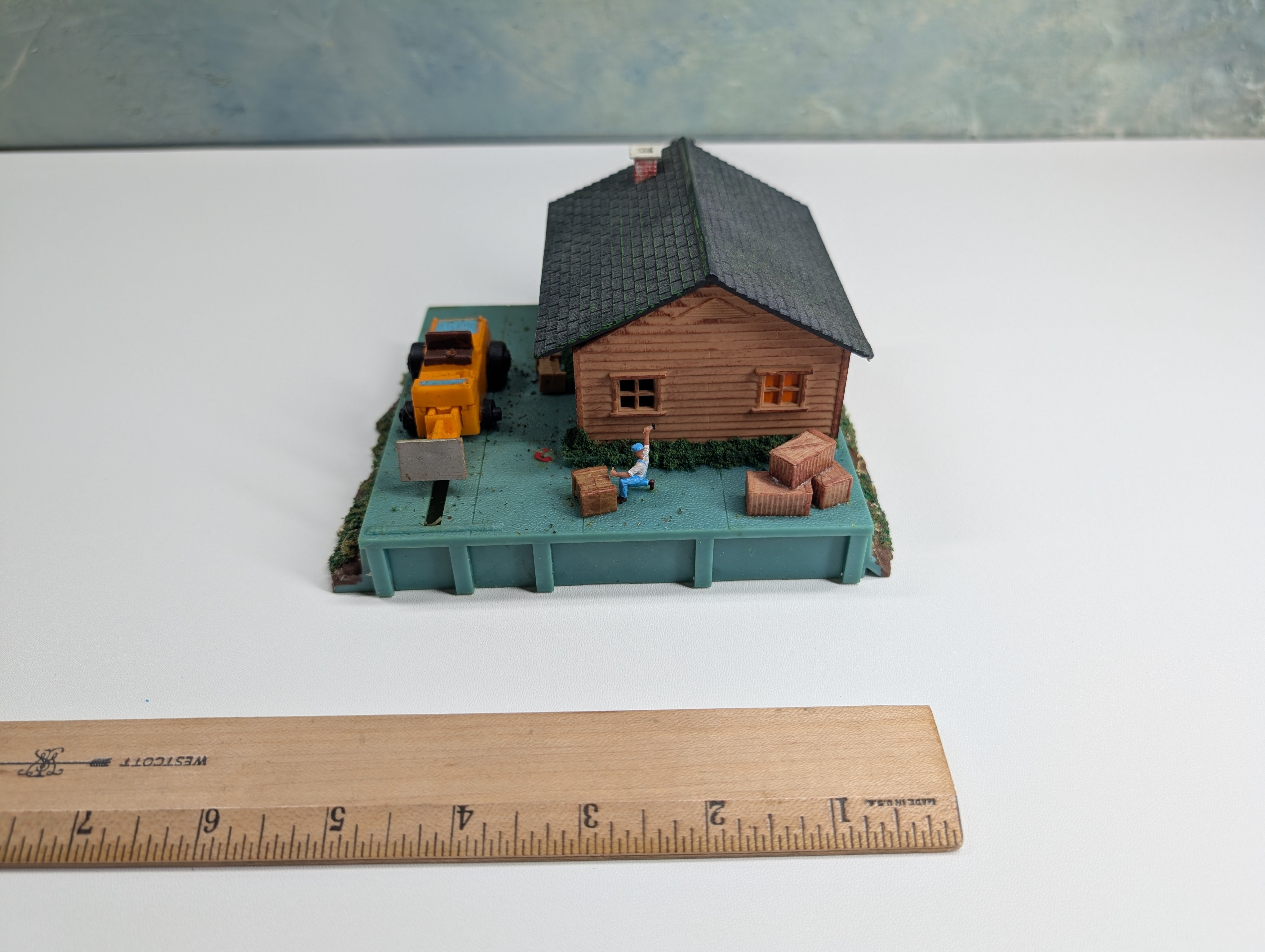 USED Tyco 931 HO Scale Freight Unloading Depot