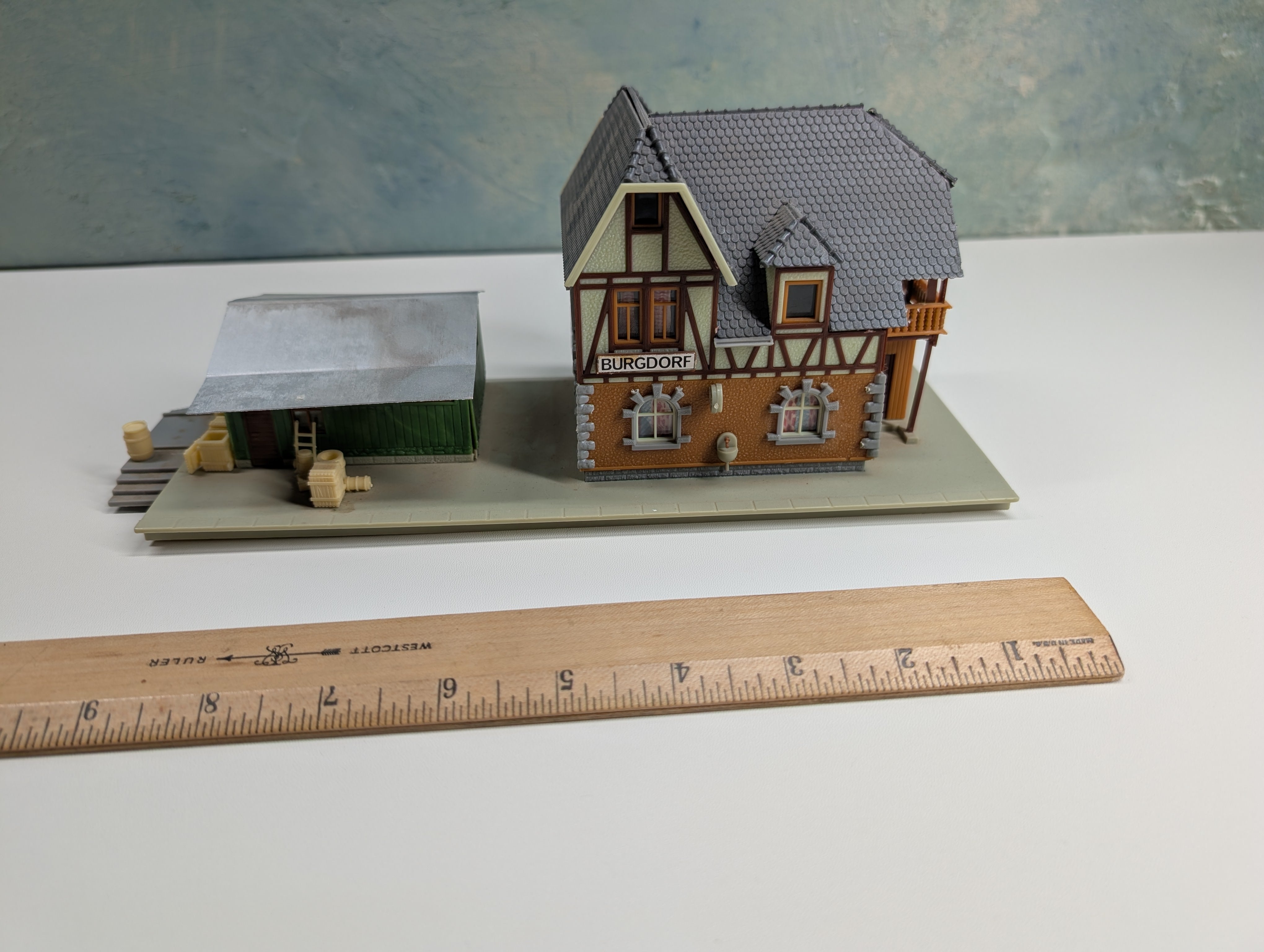 USED Faller 101 HO Scale Burgdorf Train Station