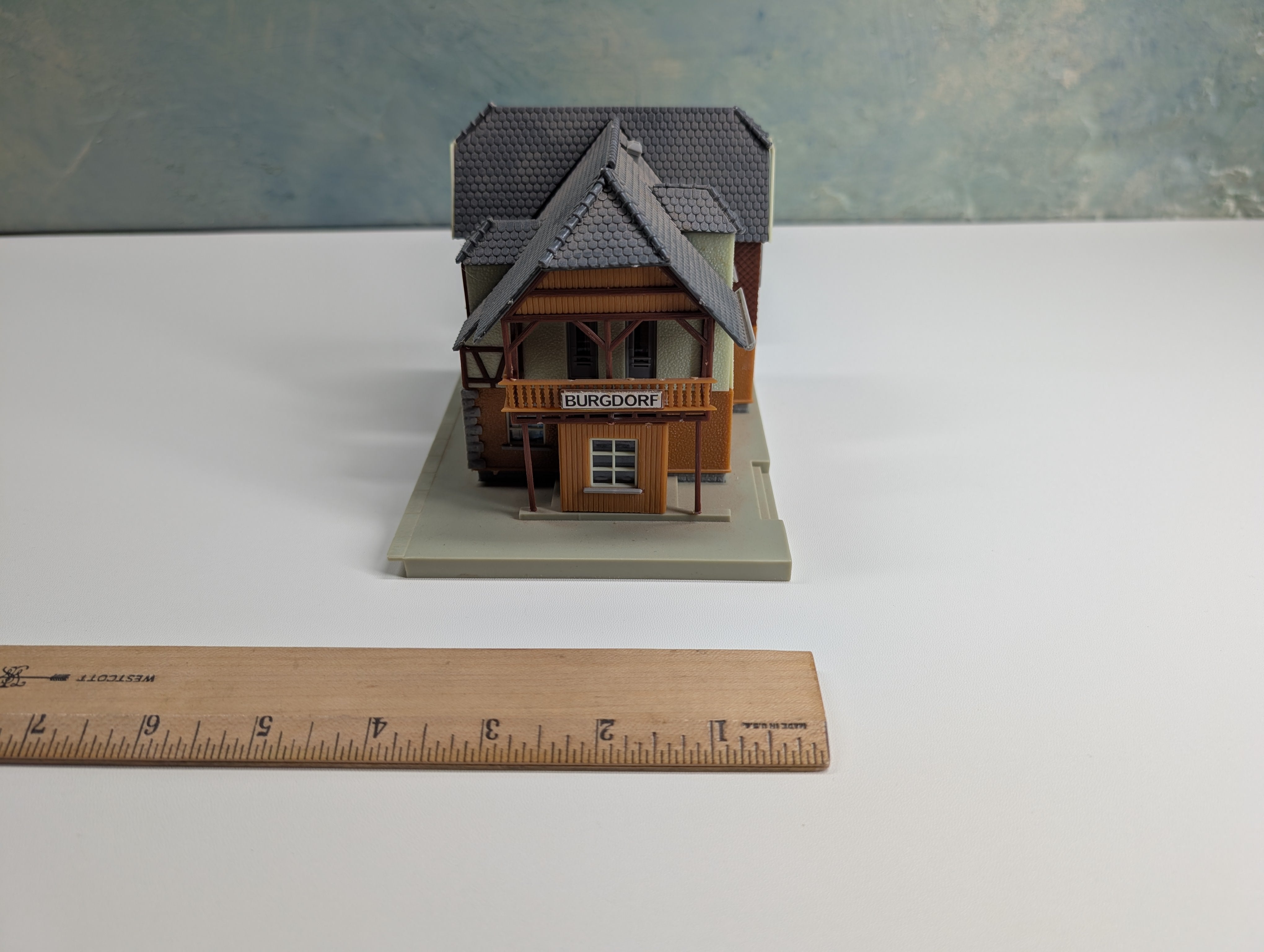 USED Faller 101 HO Scale Burgdorf Train Station