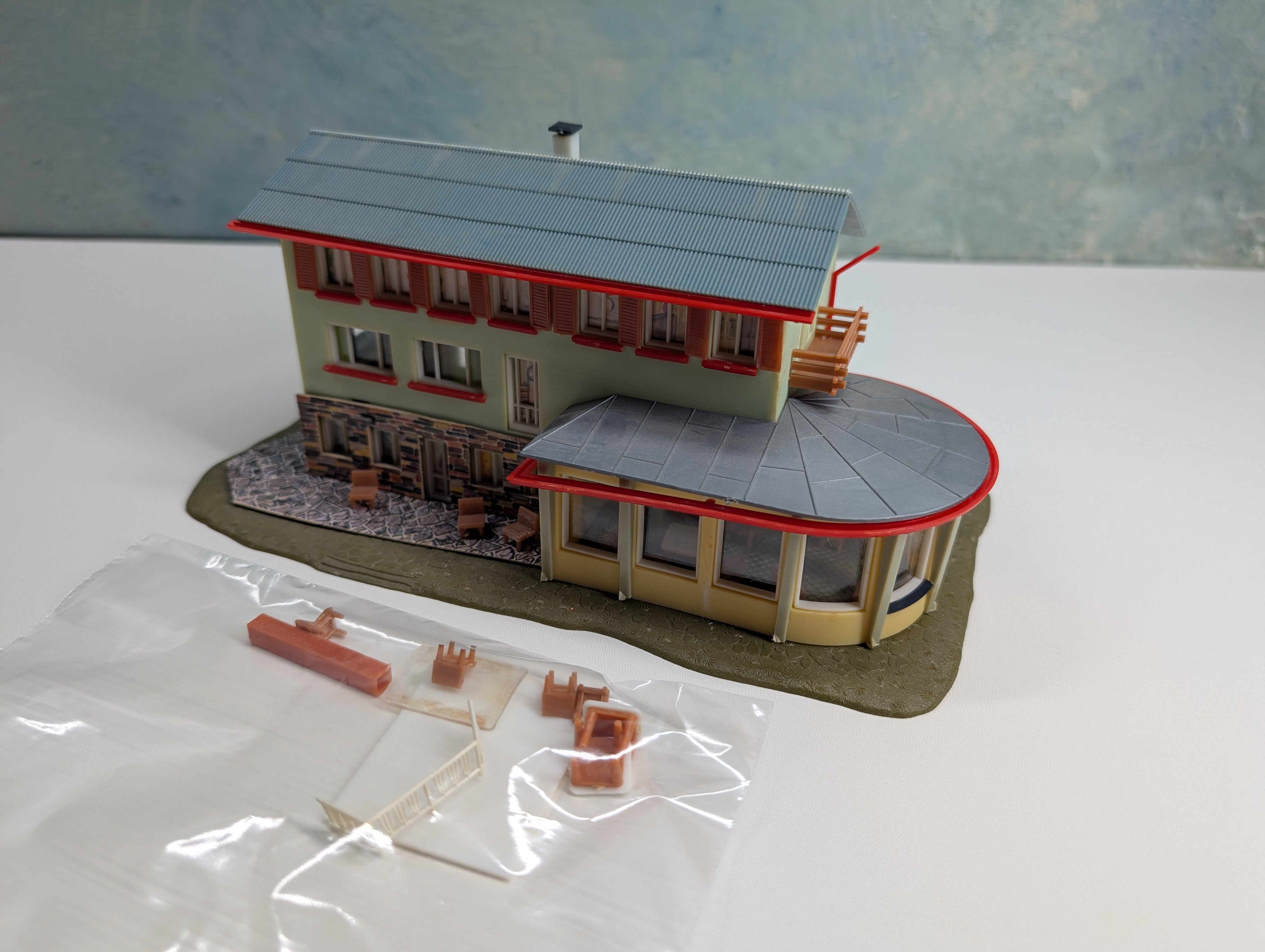 USED Faller 21901 HO Scale Hotel Cafe