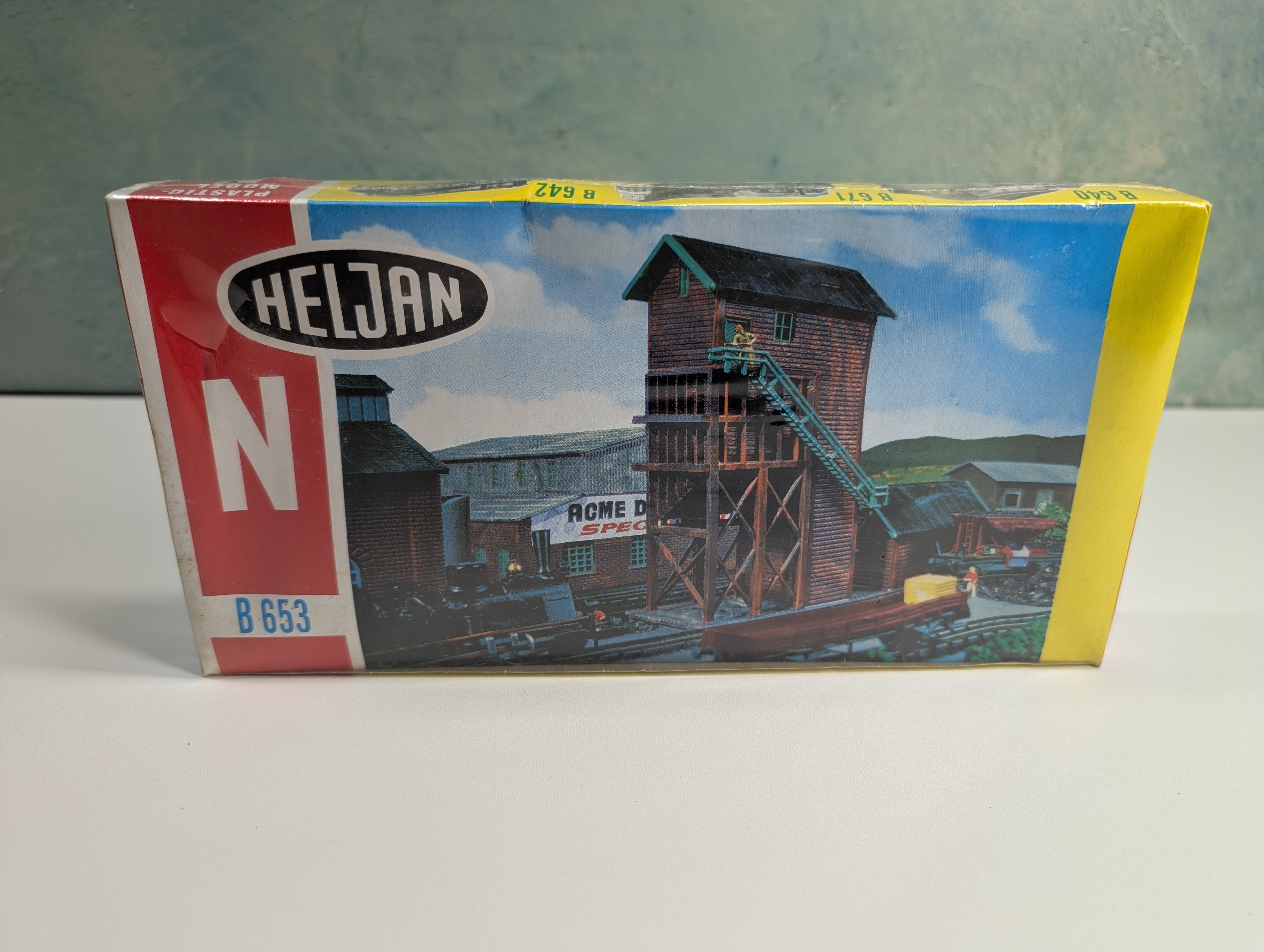 Heljan B653 N Scale Coaling Tower (sealed)