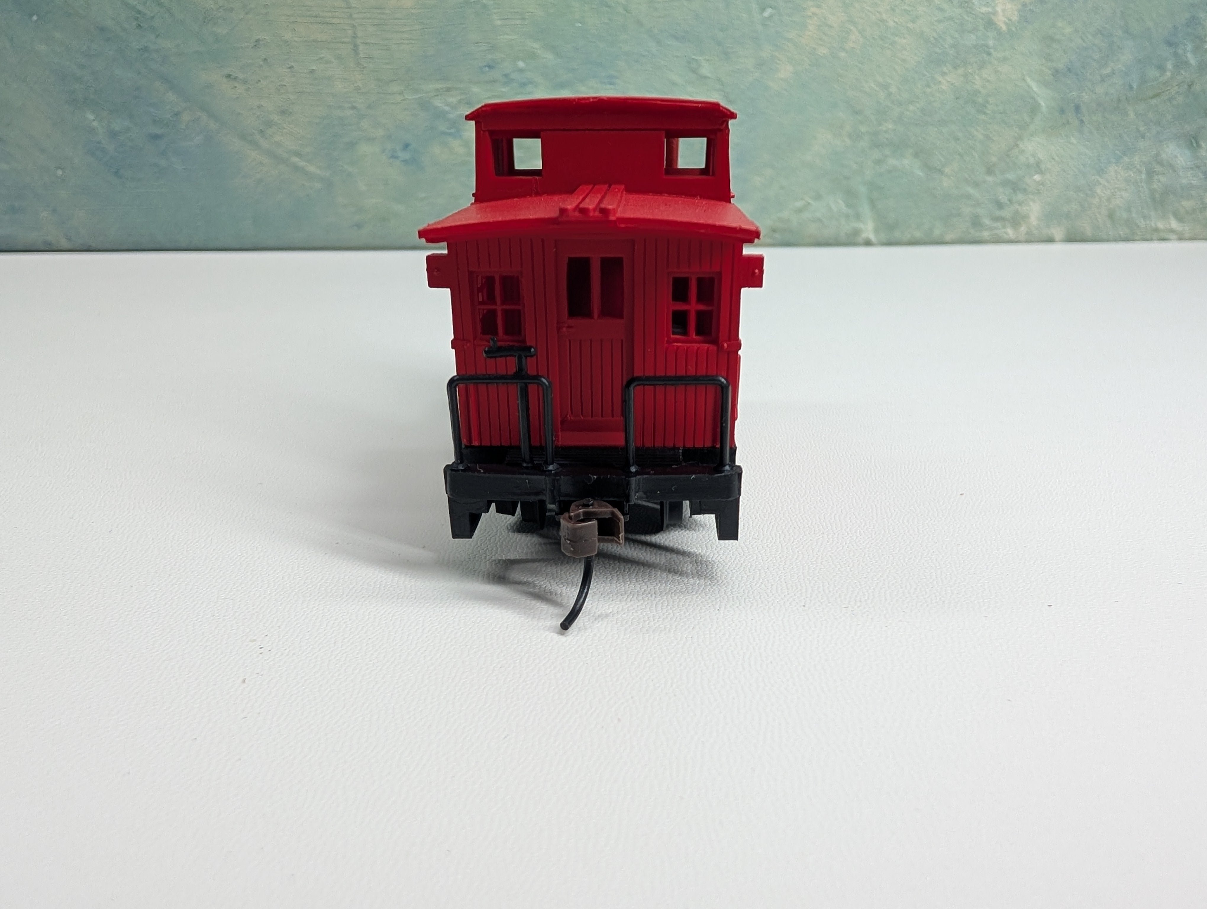 USED Bachmann HO Scale Old Time Bobber Caboose Unlettered Red