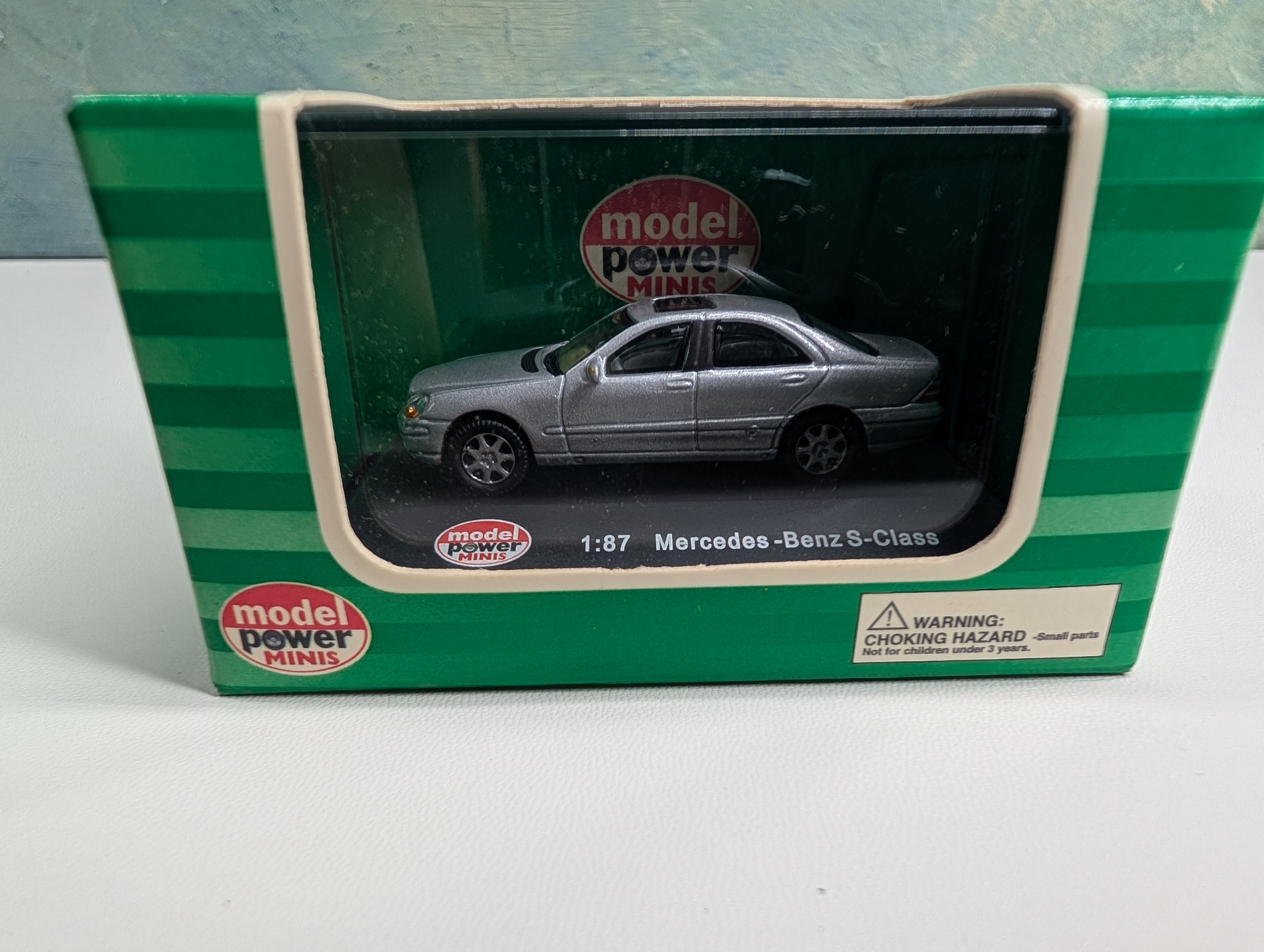 Model Power 19100 HO Scale Mercedes Bens S-Class Silver