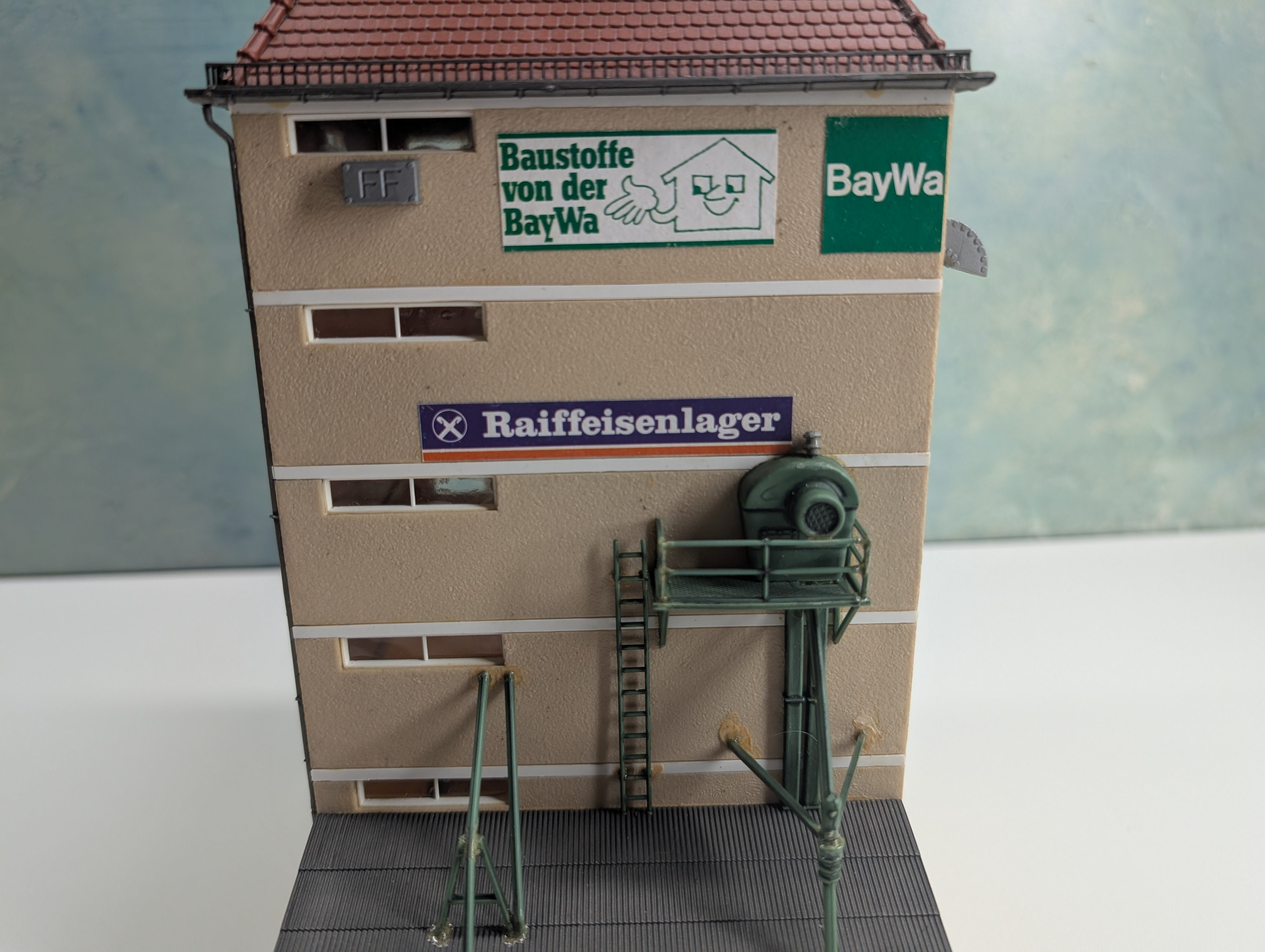 USED Pola HO Scale Silo Tower