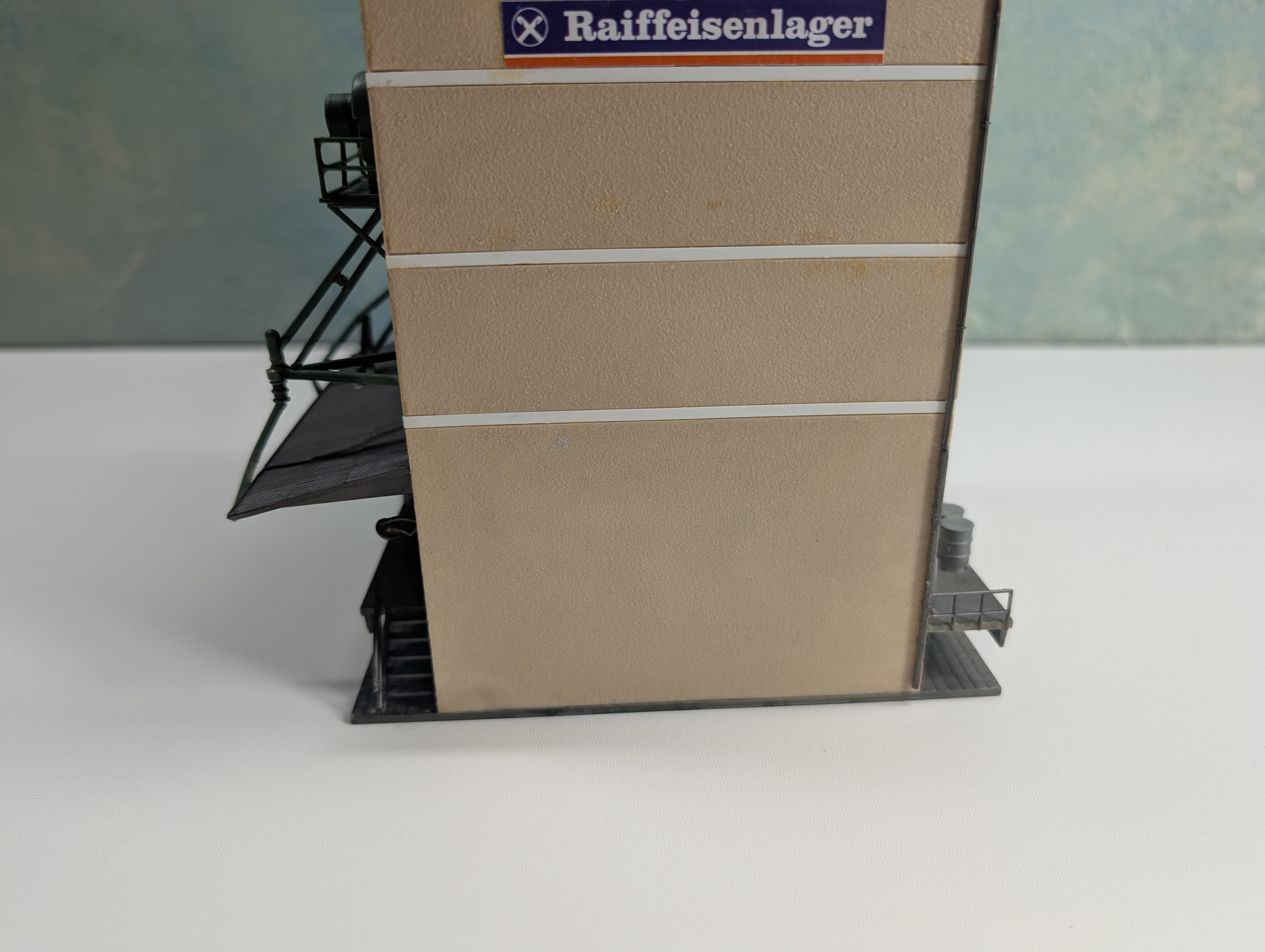 USED Pola HO Scale Silo Tower