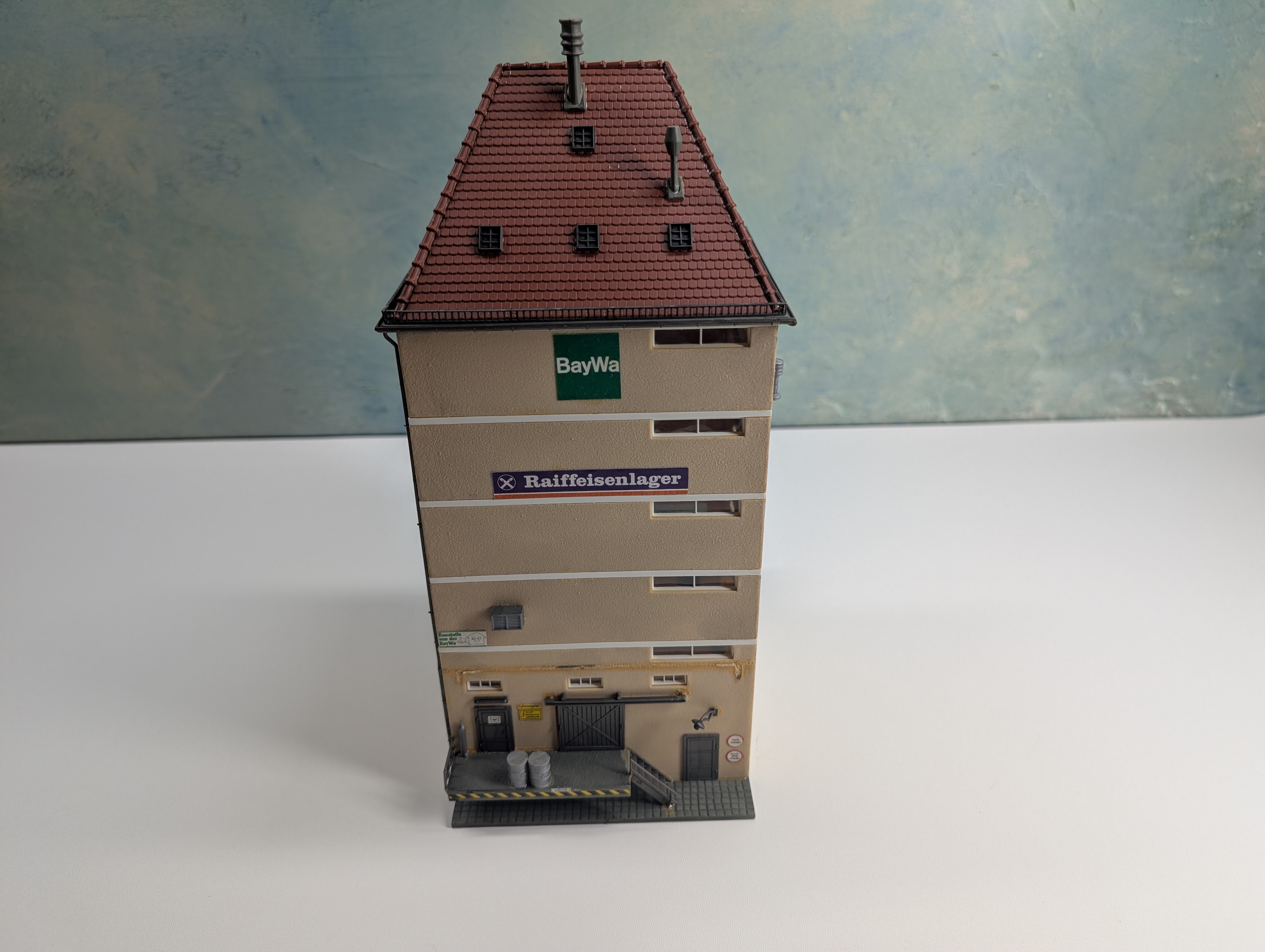 USED Pola HO Scale Silo Tower