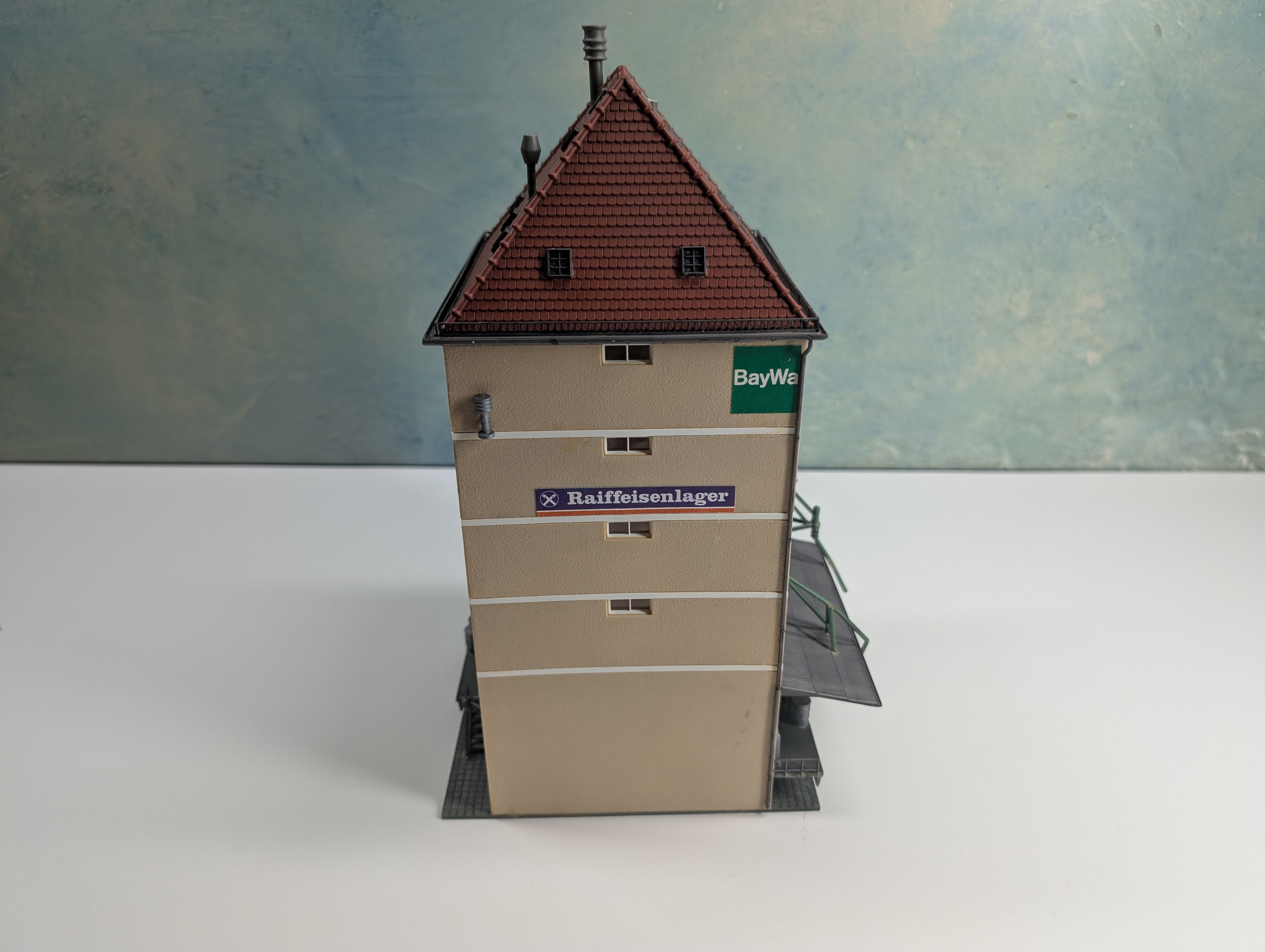 USED Pola HO Scale Silo Tower