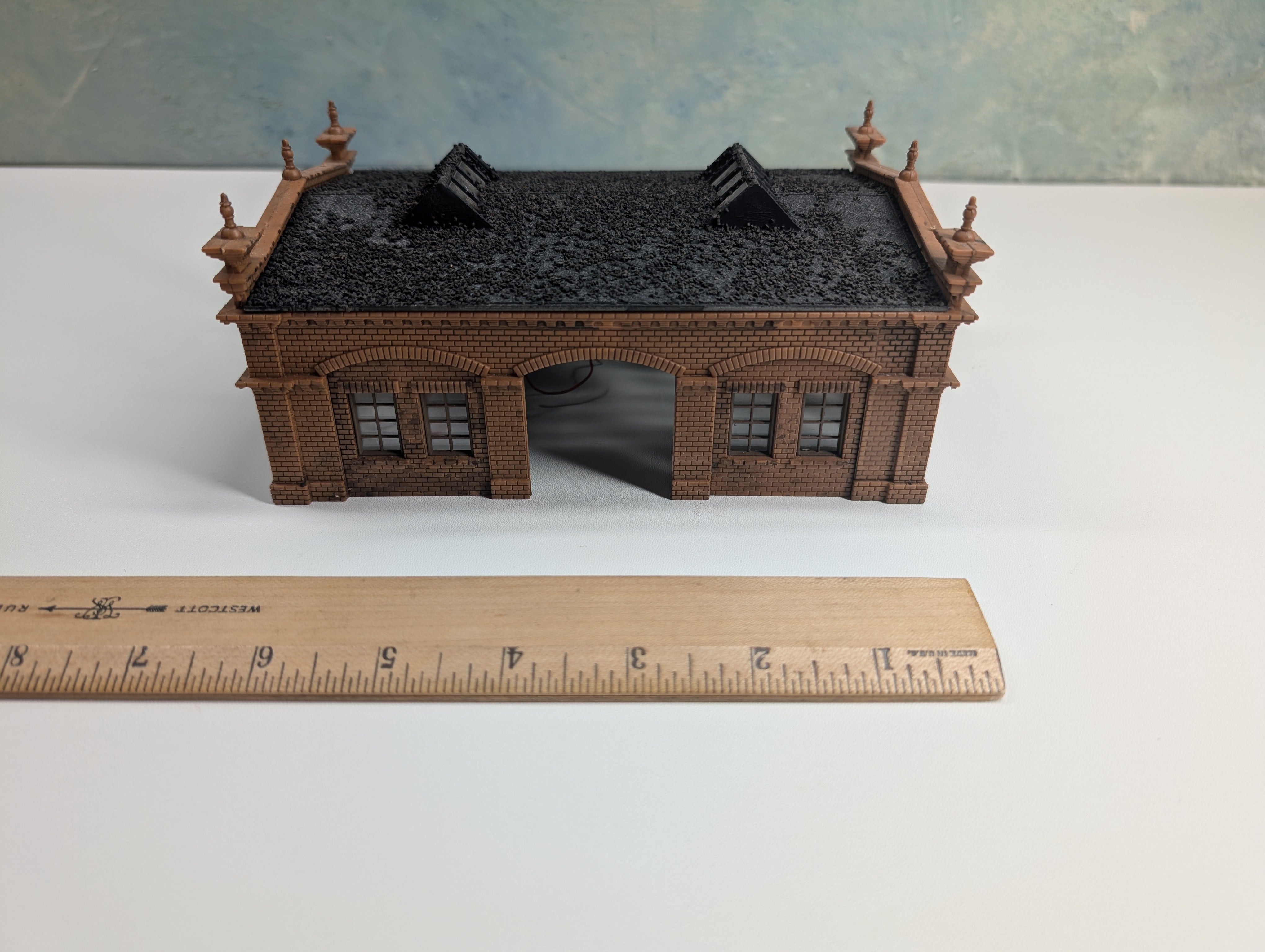 USED HO Scale Brick Factory, Warehouse (Weathered)