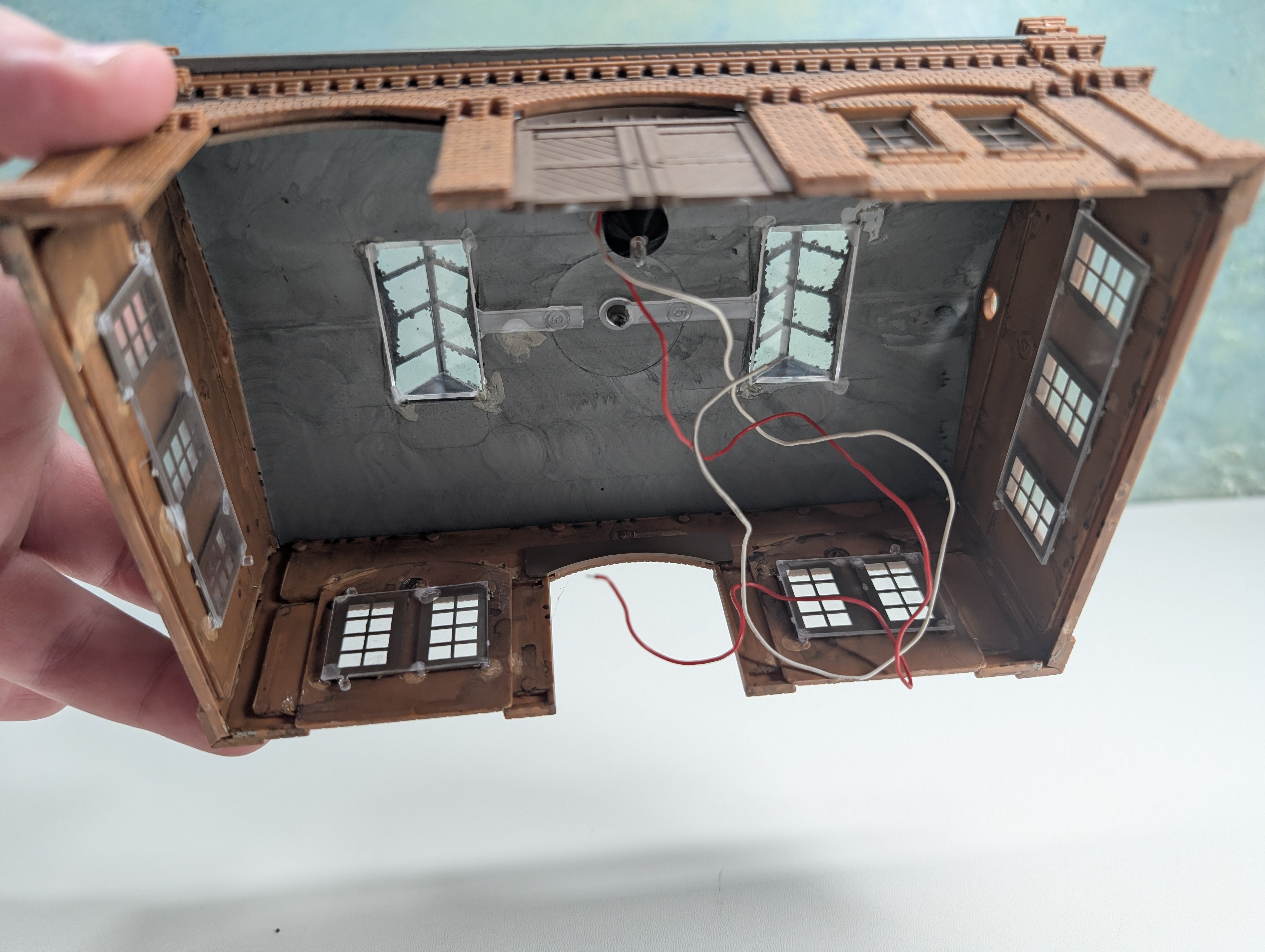 USED HO Scale Brick Factory, Warehouse (Weathered)