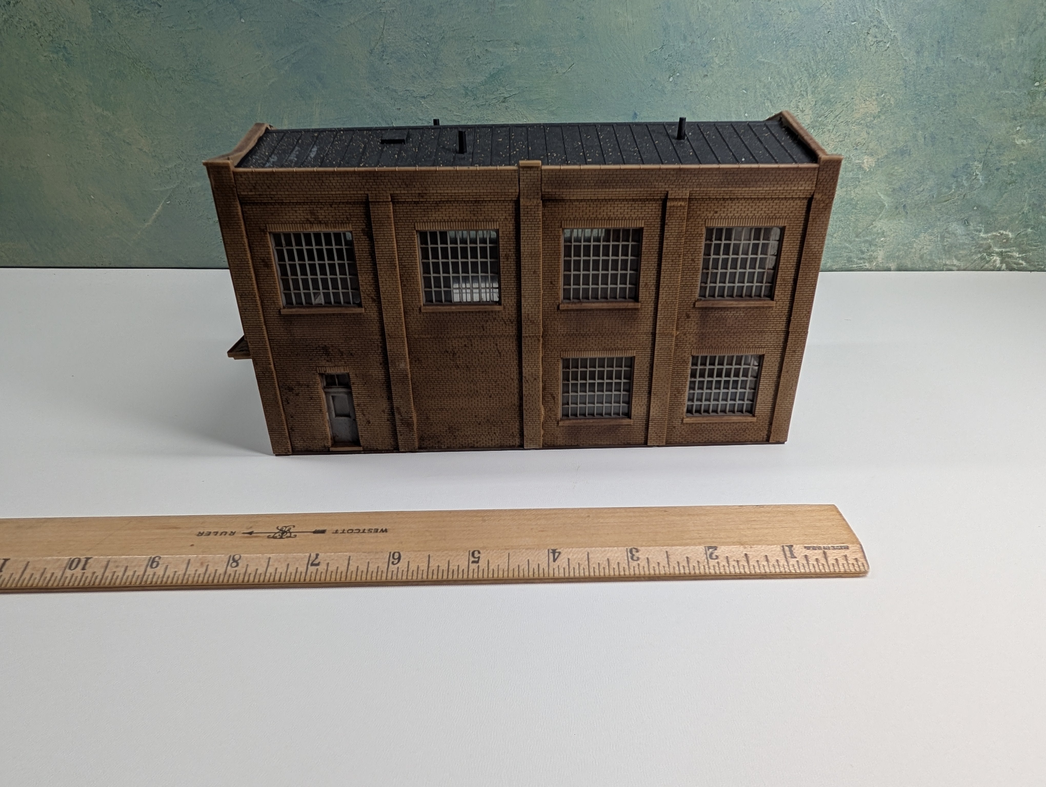 USED HO Scale Brick Factory, Warehouse (Weathered)
