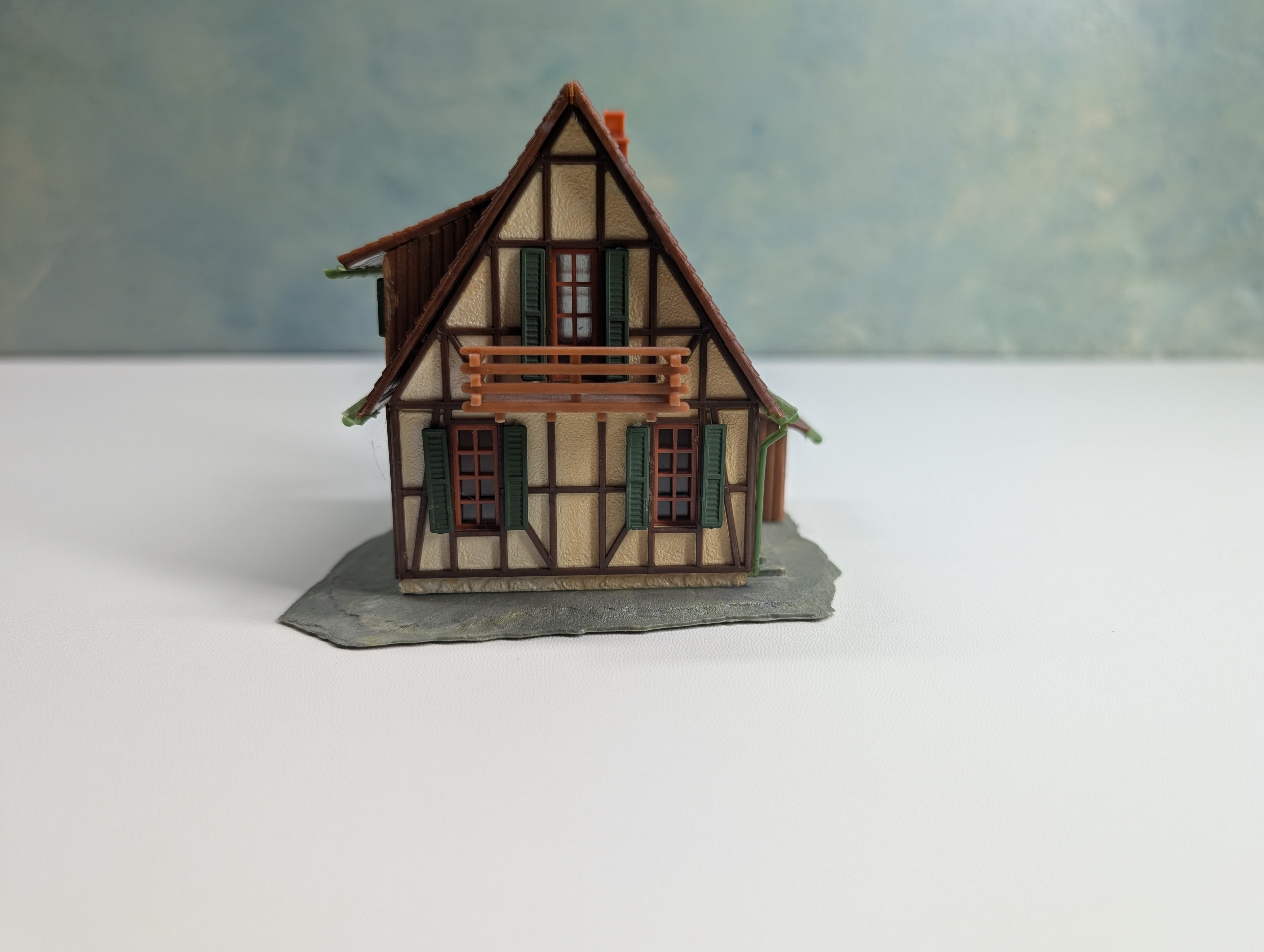 USED Faller 250 HO Scale Half Timbered Cottage