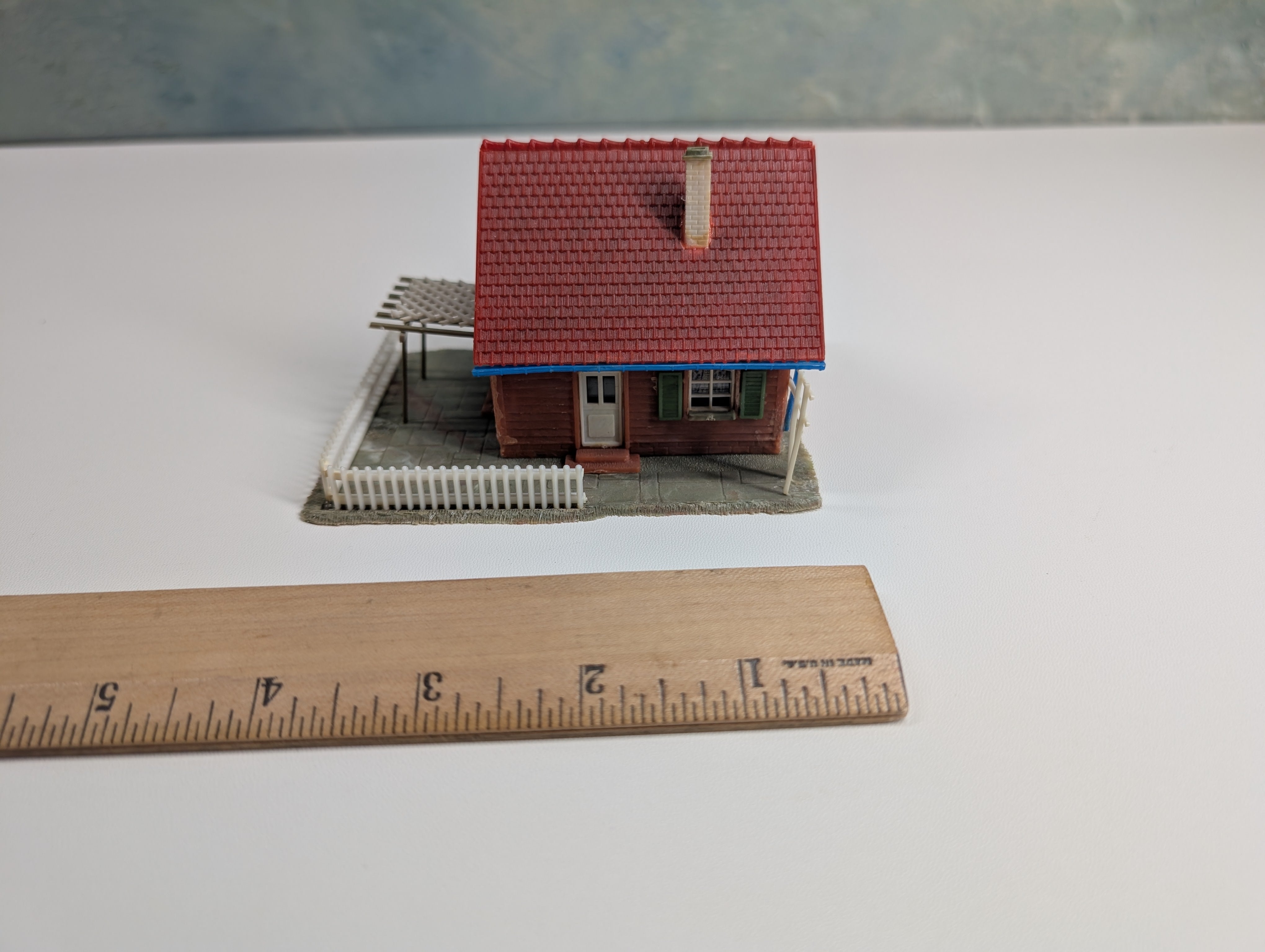 USED HO Scale German Home with Fence and Red Roof