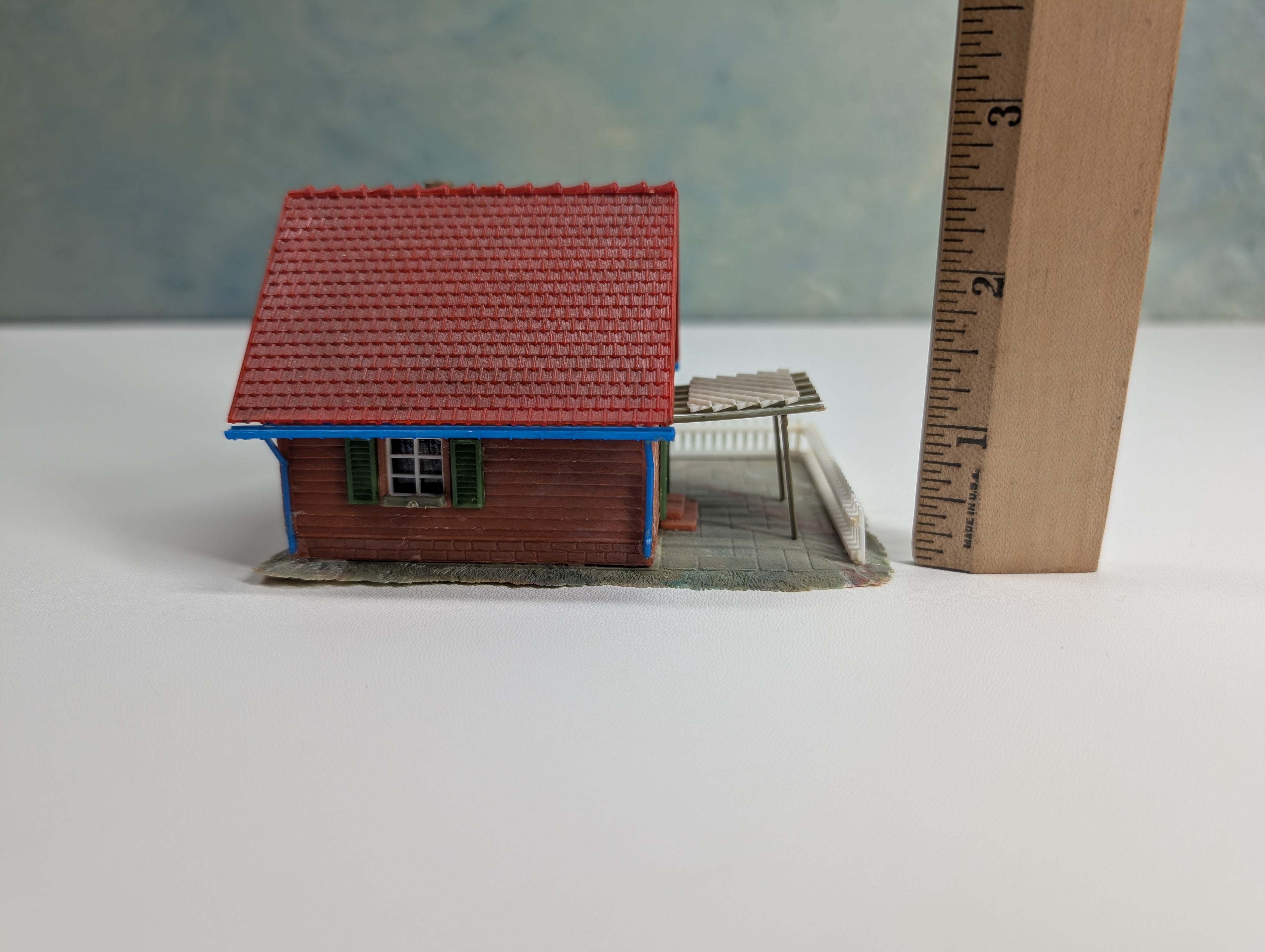 USED HO Scale German Home with Fence and Red Roof