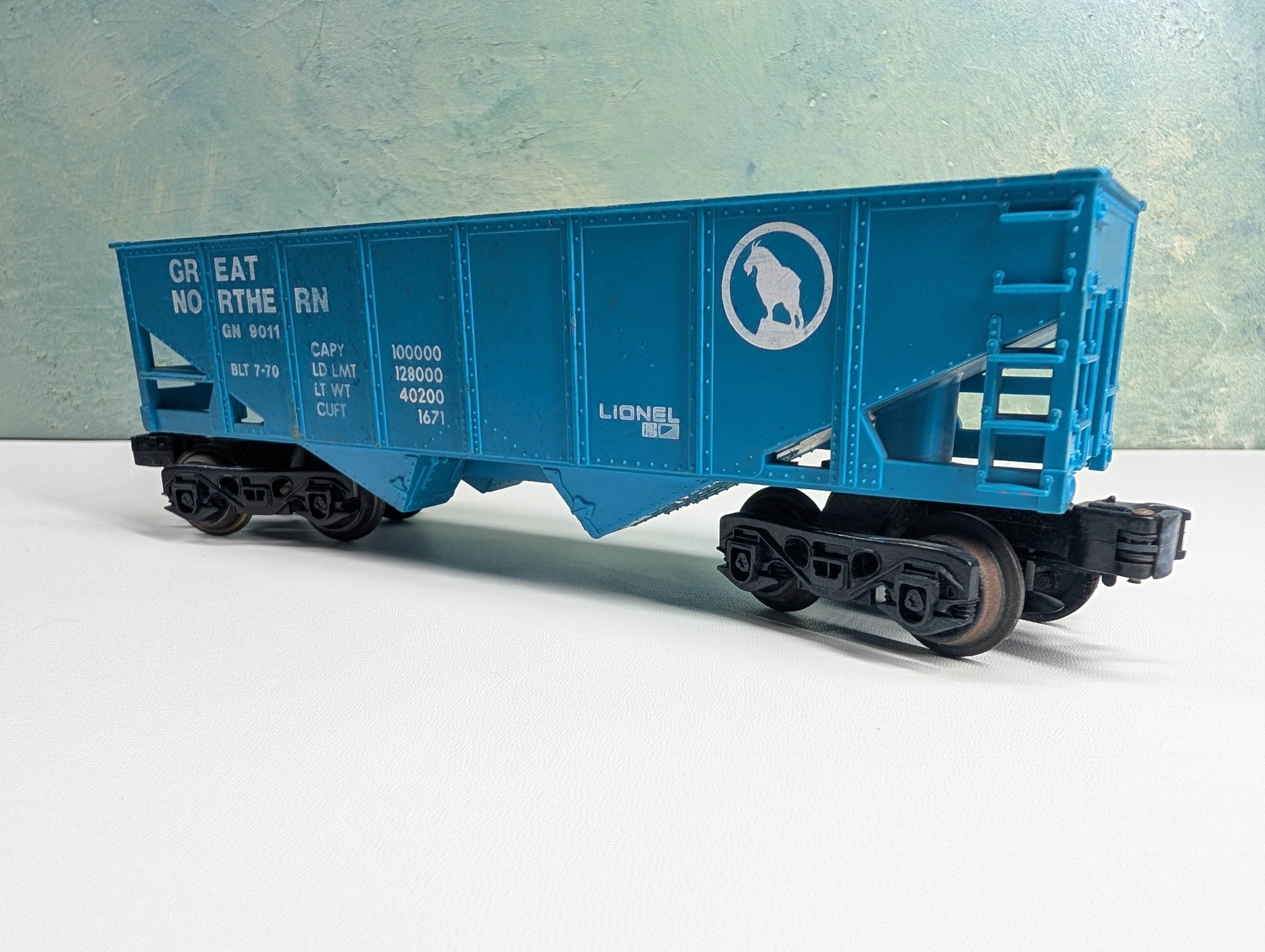 USED Lionel O Open Hopper Great Northern GN #9011