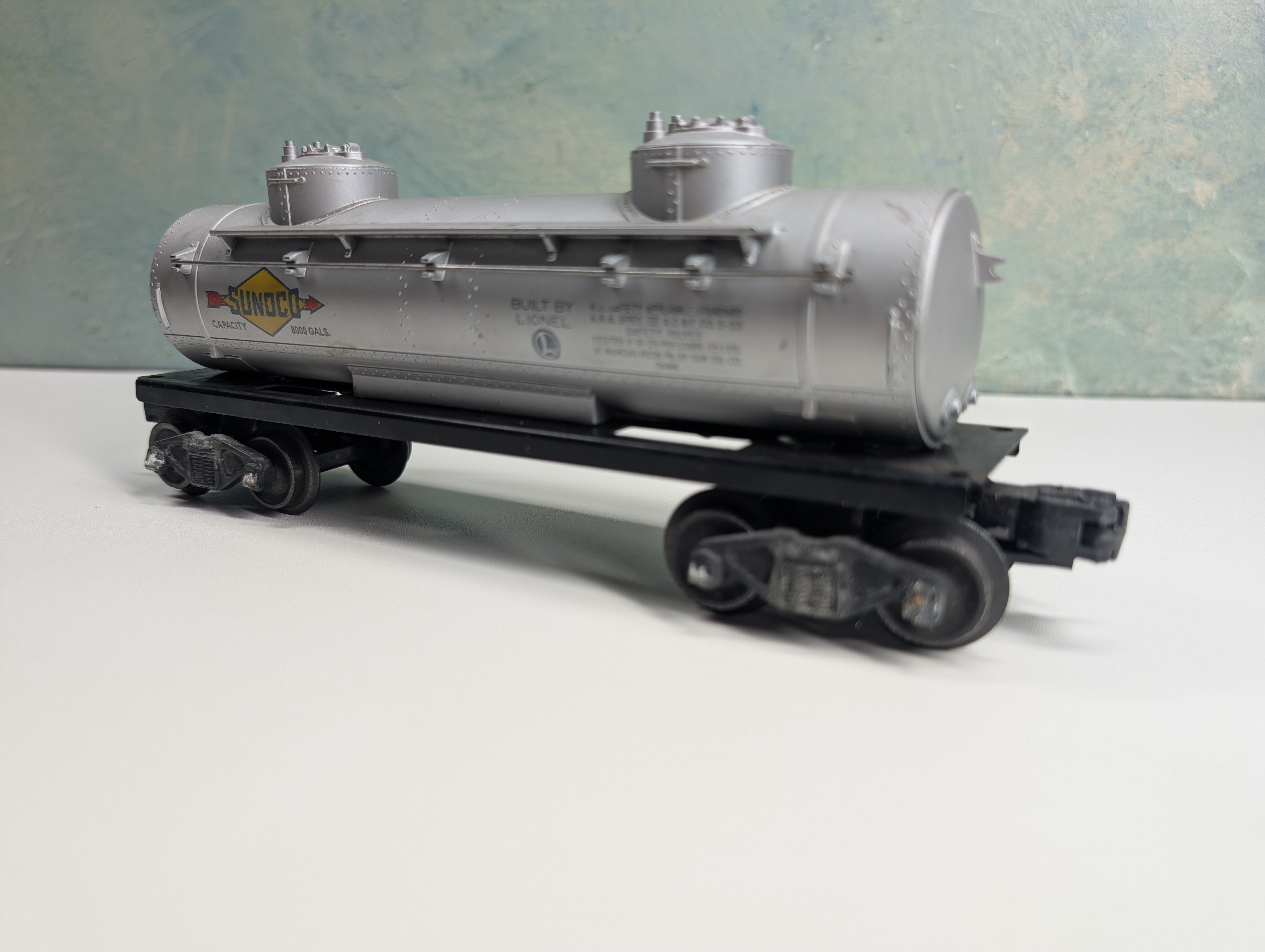 USED Lionel O 2 Dome Tank Car Sunoco