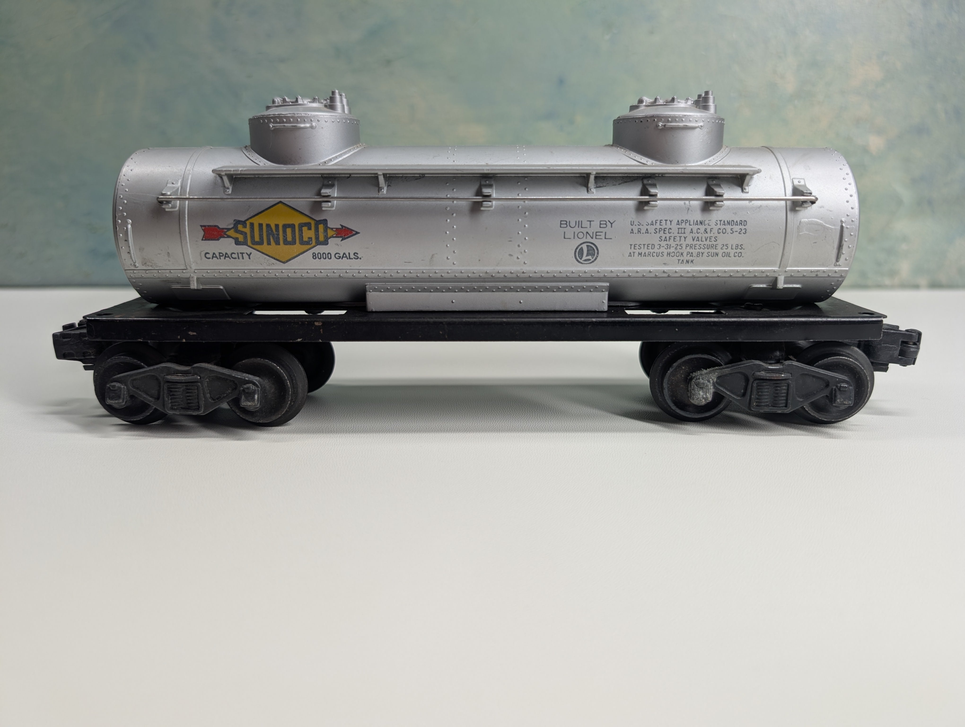 USED Lionel O 2 Dome Tank Car Sunoco