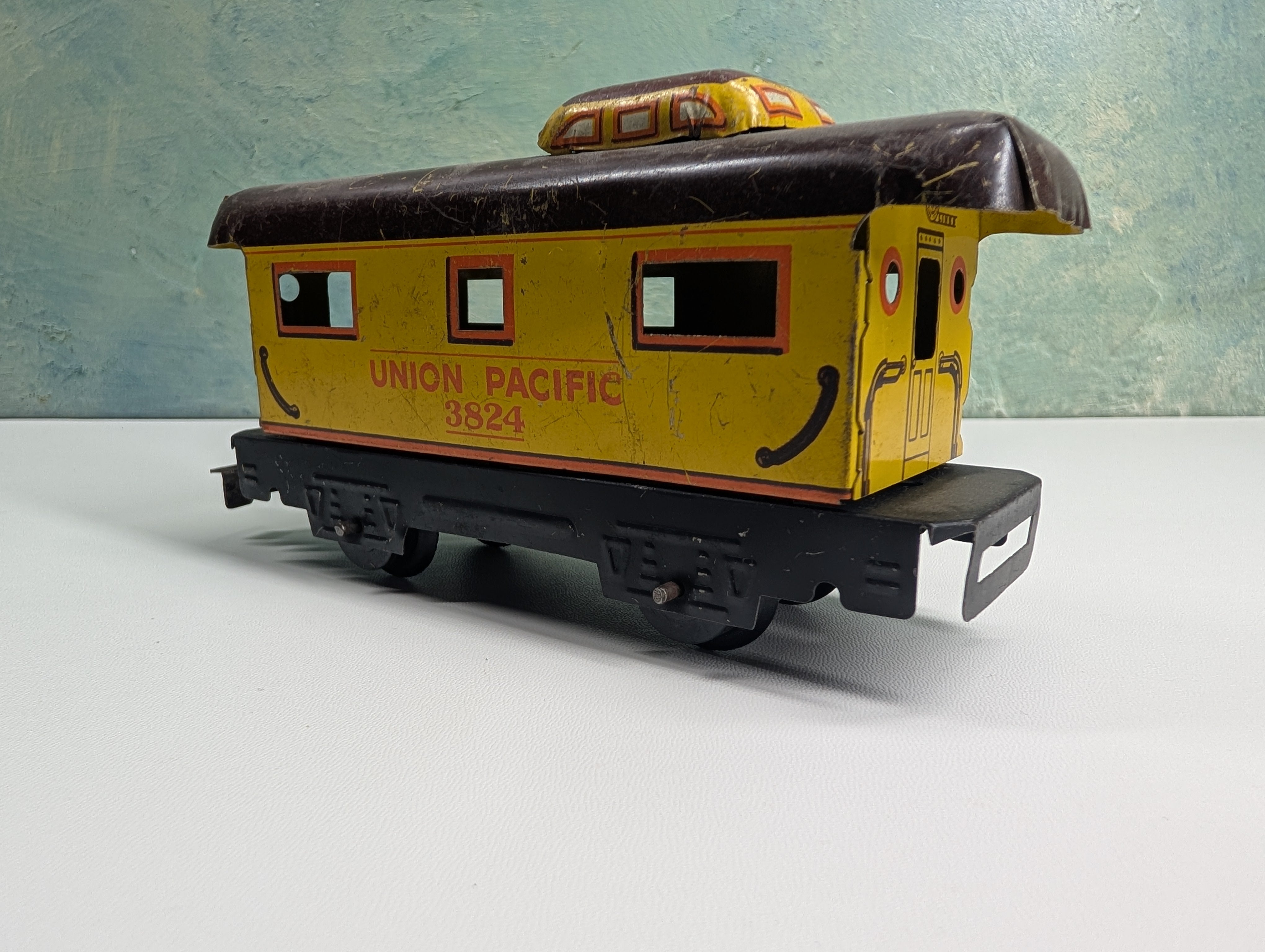 USED Marx O Tin Caboose Union Pacific UP #3824