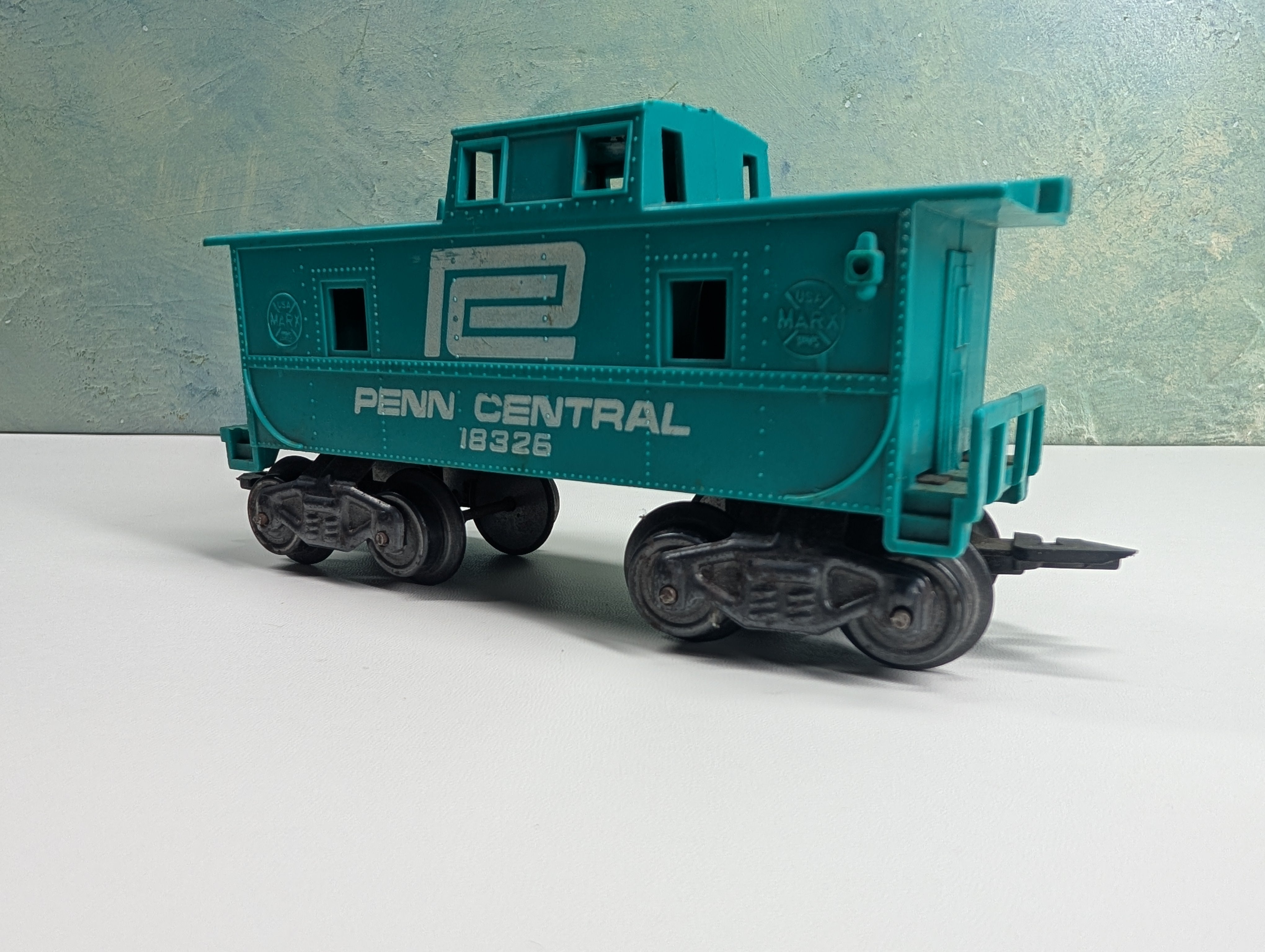 USED Marx O Caboose, Jade Green Penn Central PC #18326