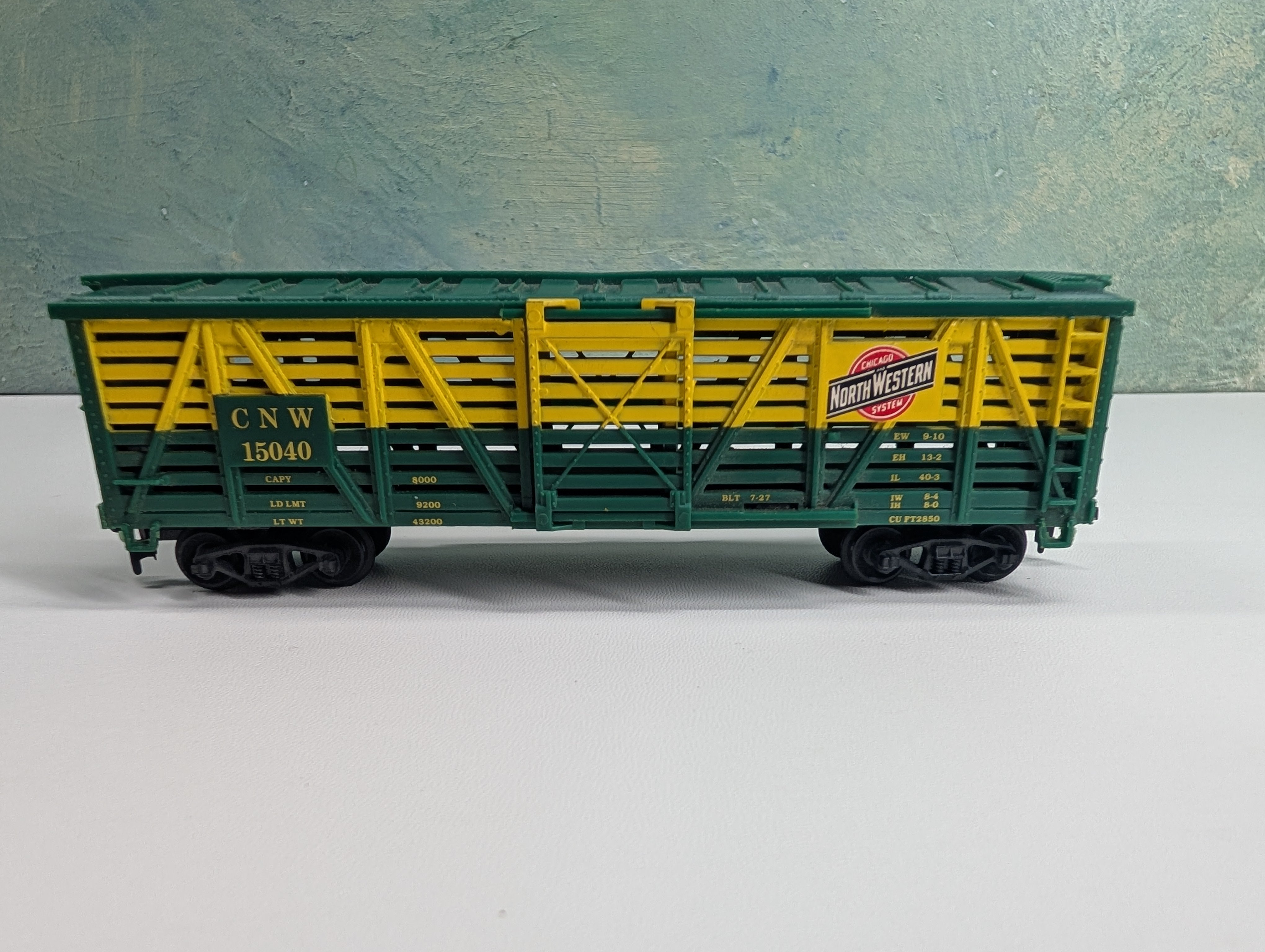 USED Life-Like HO Scale Cattle Stock Car Chicago & North Western CNW #15040