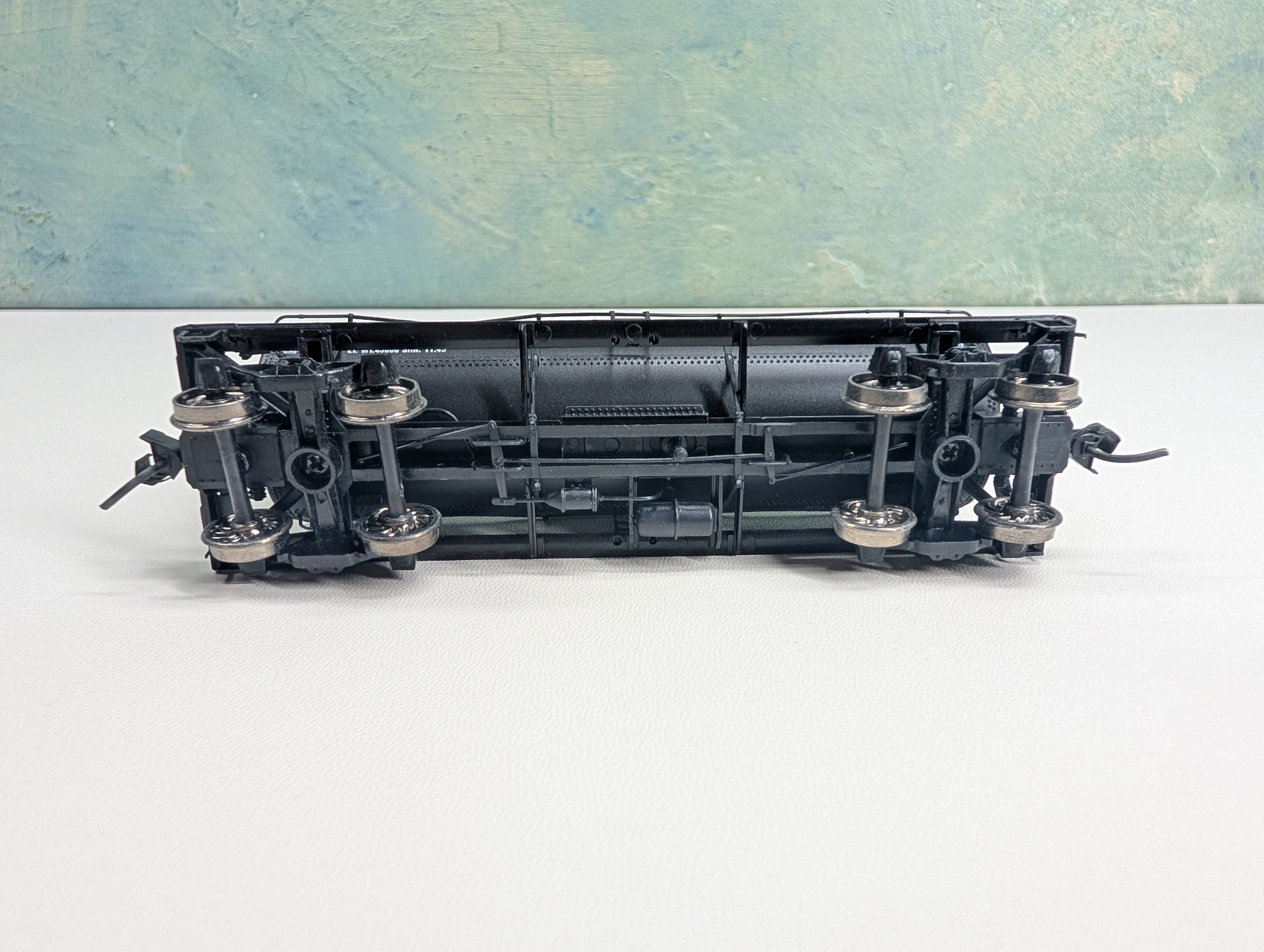 USED Life-Like HO Scale Single Dome Tank Car GATX #17371 Proto 2000, Metal Wheels