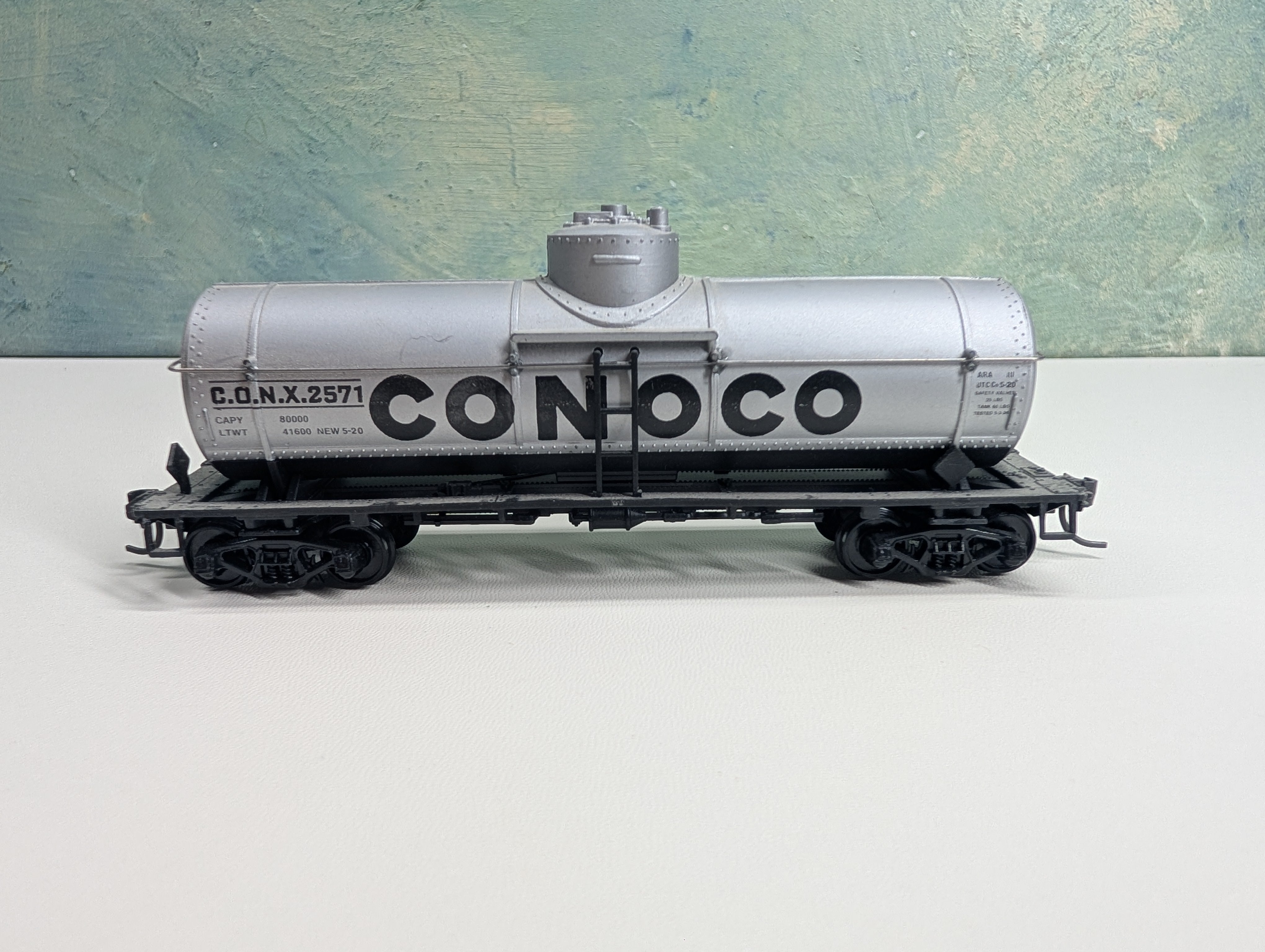 USED Walthers HO Scale Single Dome Tank Car Conoco CONX #2571