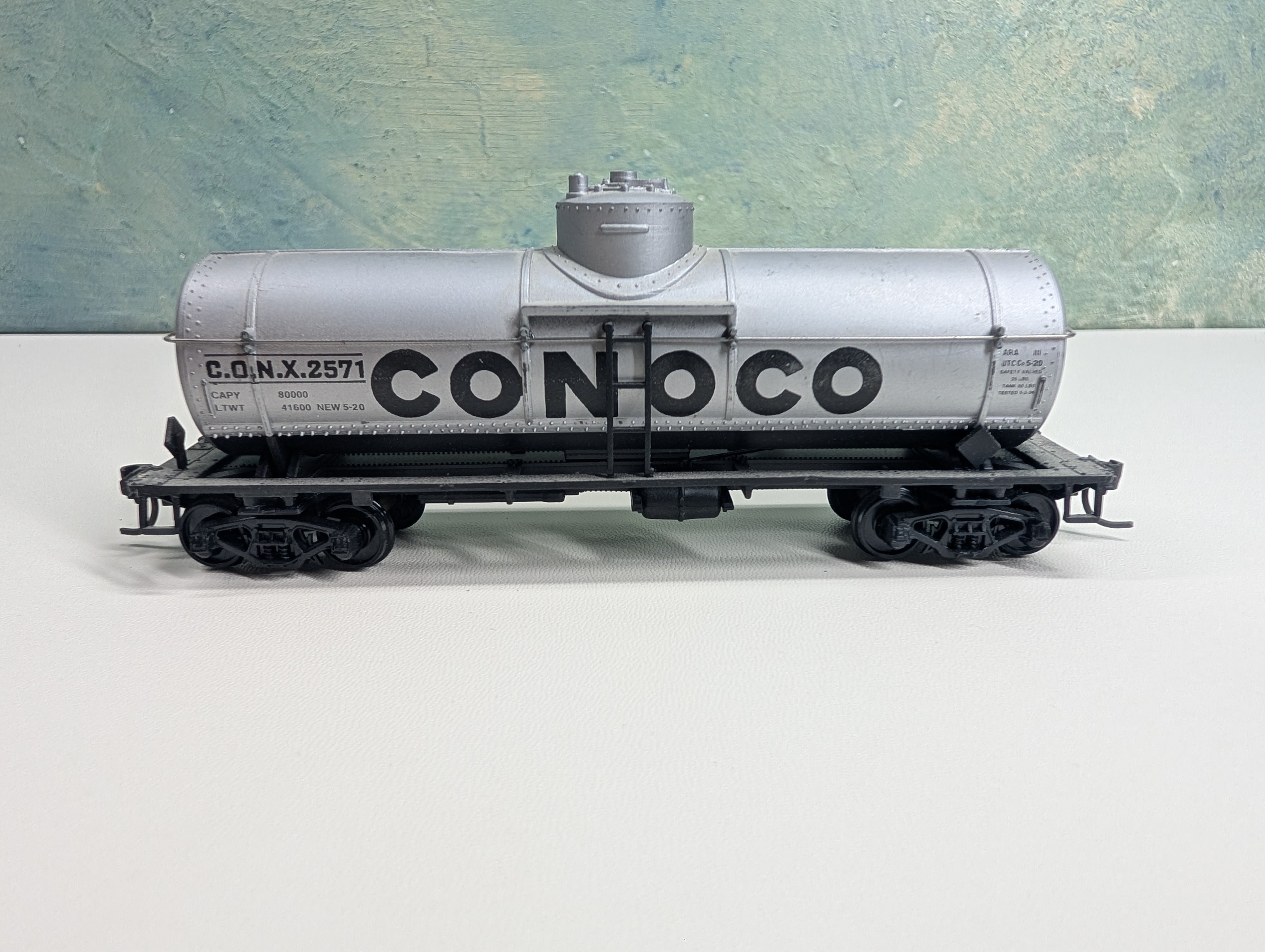 USED Walthers HO Scale Single Dome Tank Car Conoco CONX #2571