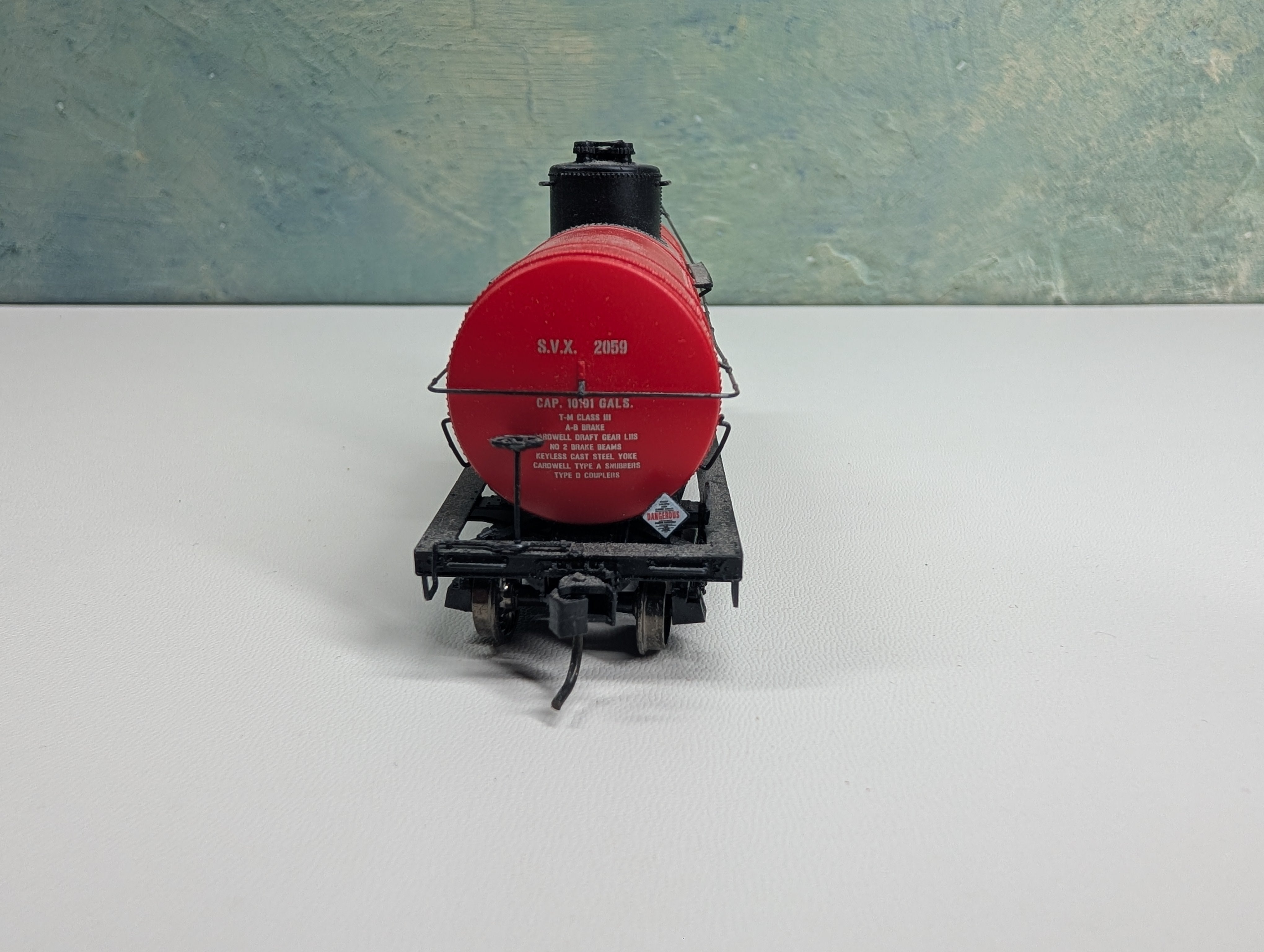 USED Life-Like HO Scale Single Dome Tank Car Mobilgas SVX #2059 Proto 2000, Metal Wheels