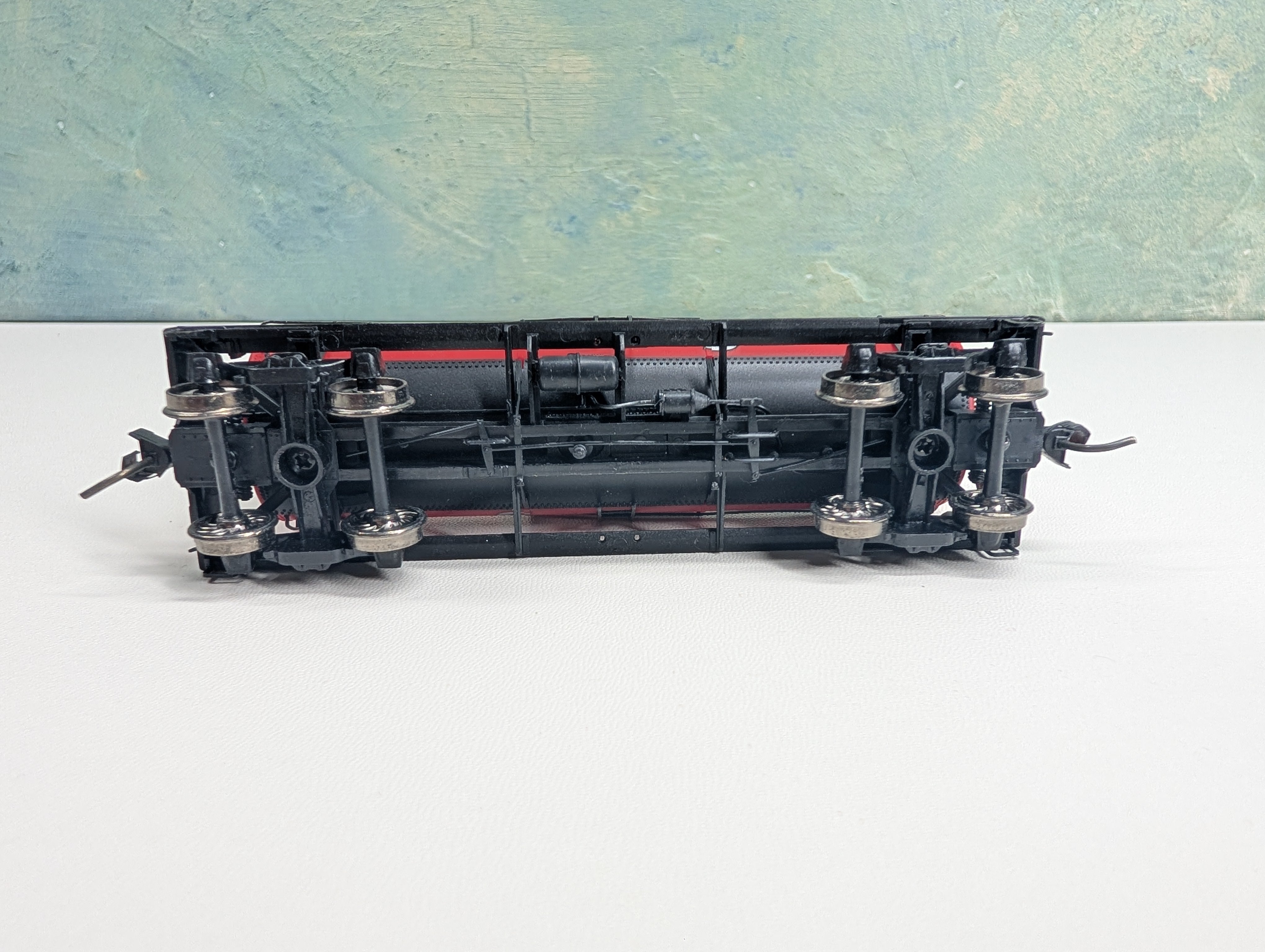 USED Life-Like HO Scale Single Dome Tank Car Mobilgas SVX #2059 Proto 2000, Metal Wheels