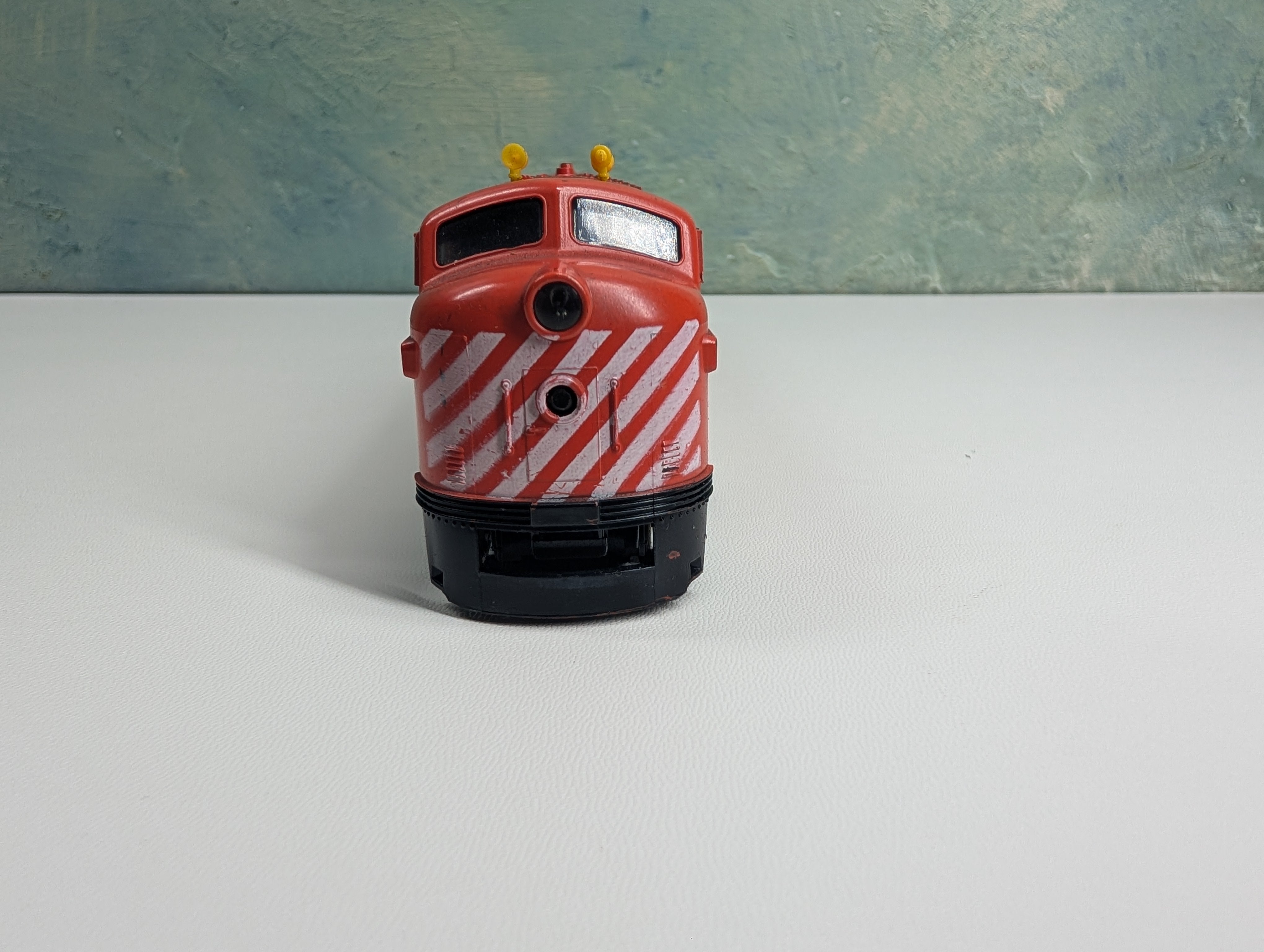 USED Model Power HO Scale EMD E7 Diesel Locomotive CP Rail #1405 Tested DC
