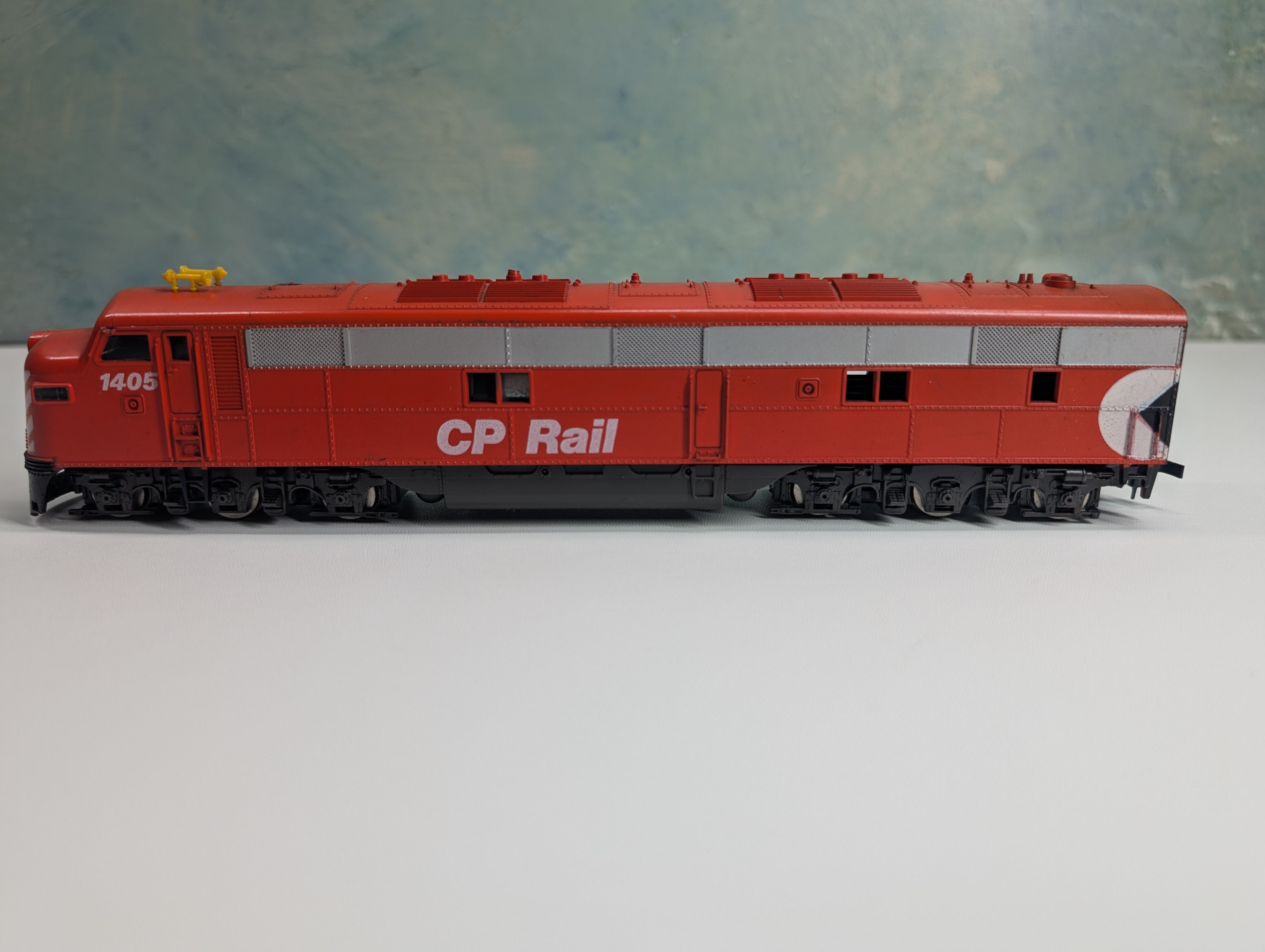 USED Model Power HO Scale EMD E7 Diesel Locomotive CP Rail #1405 Tested DC