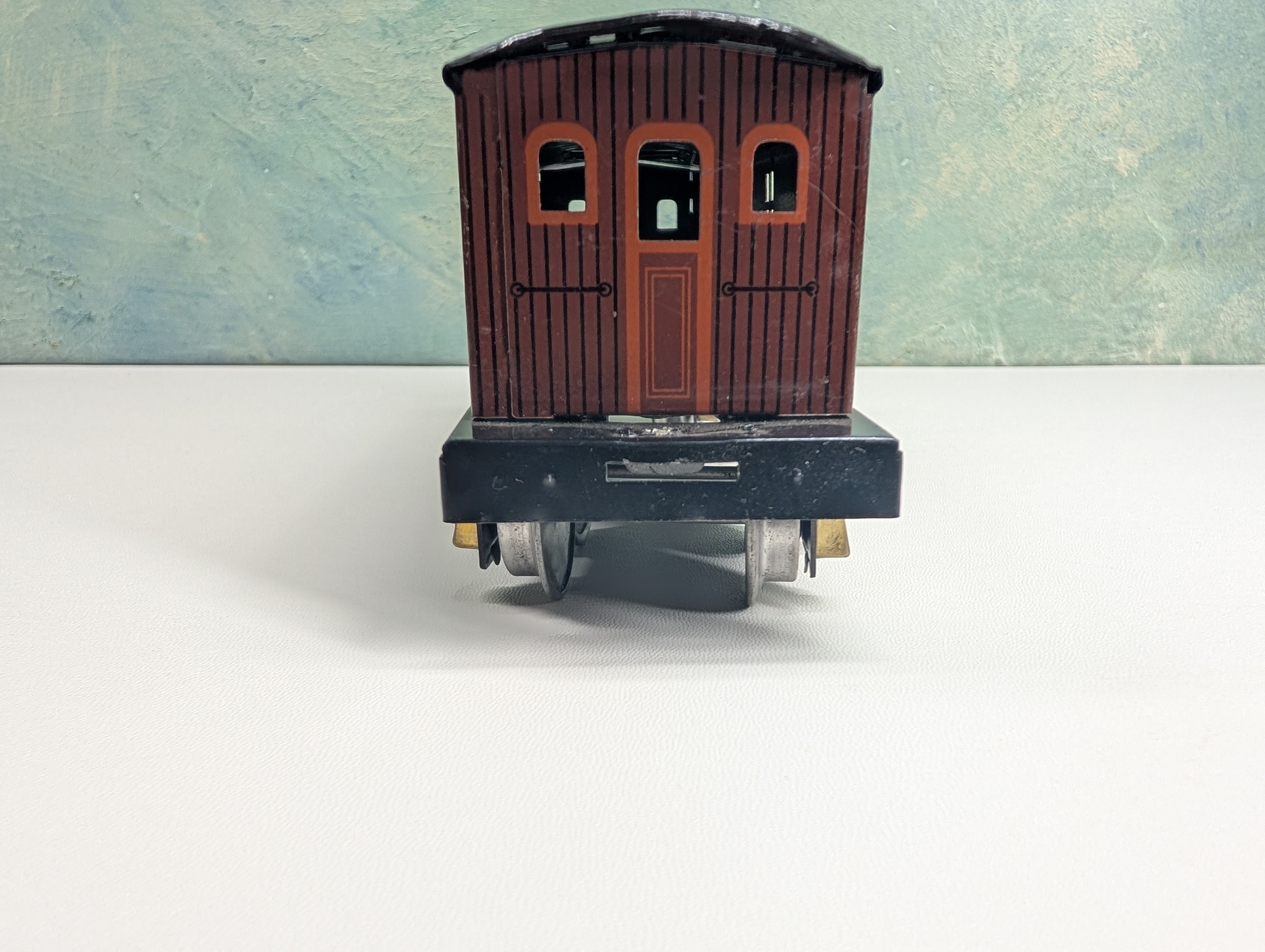 USED Lionel O Tin Pre-War Caboose New York Central NYC #2682 US Safety Applicanes Stand