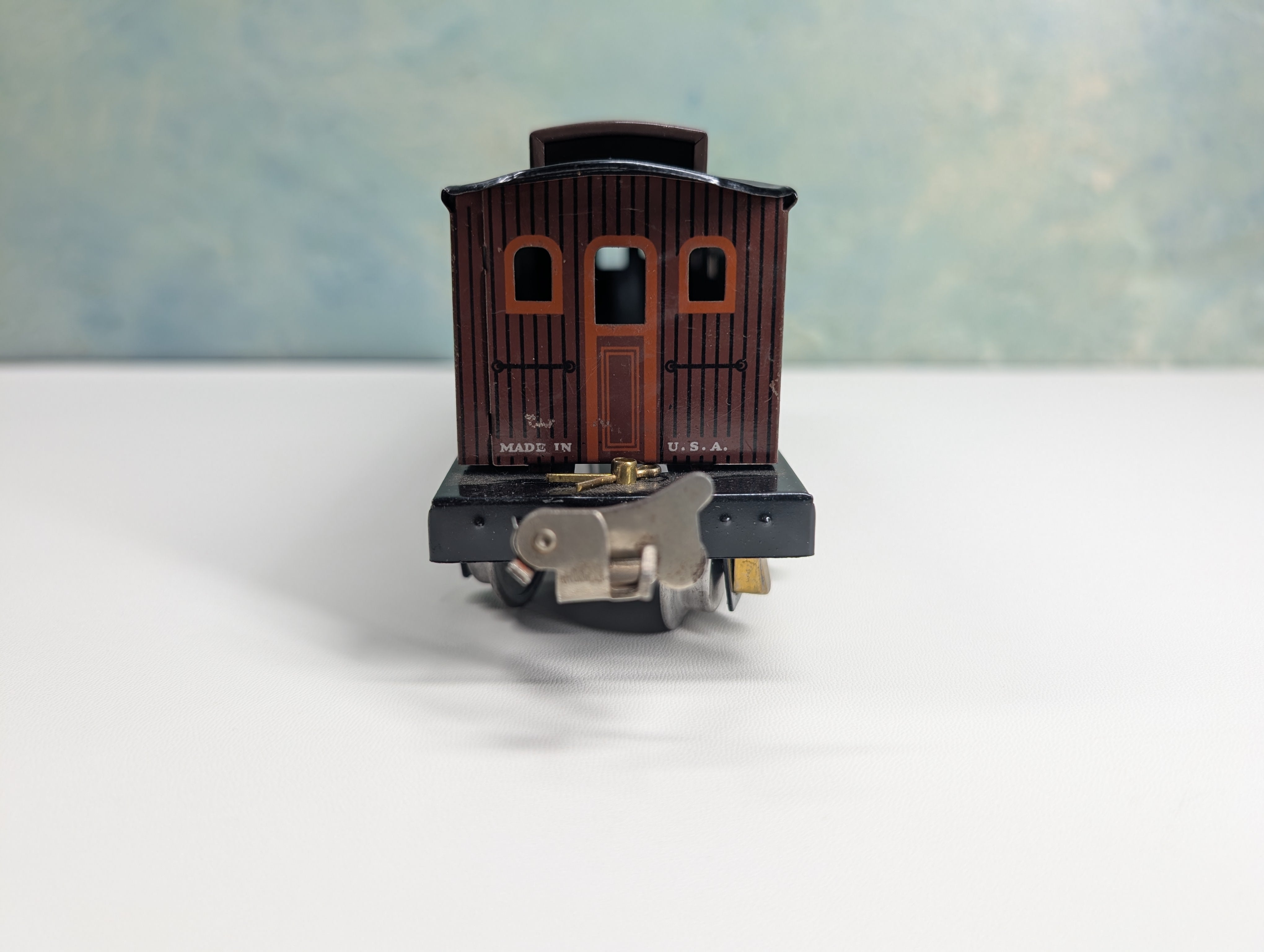 USED Lionel O Tin Pre-War Caboose New York Central NYC #2682 US Safety Applicanes Stand