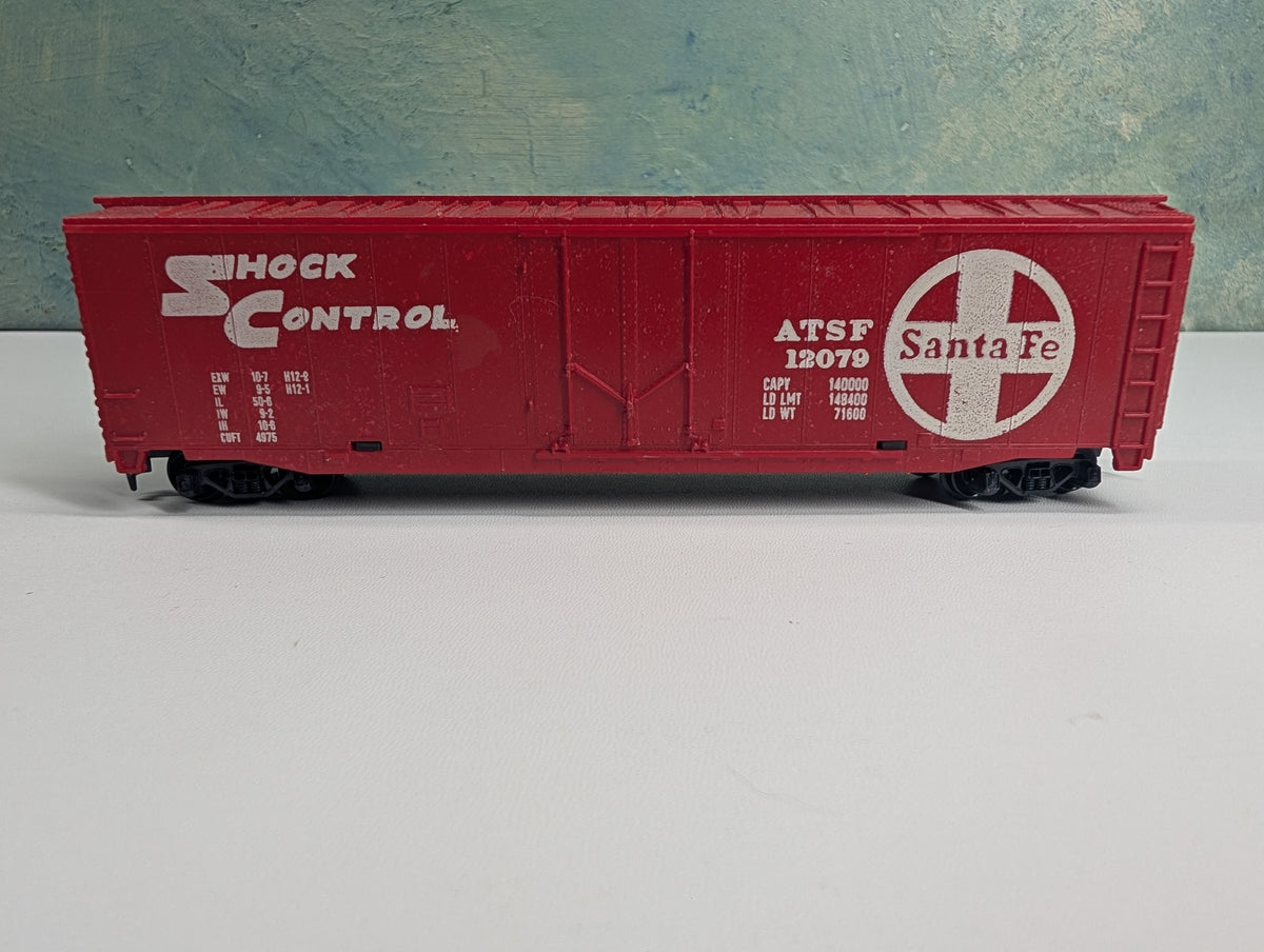 USED Tyco HO Scale 50' Box Car Santa Fe ATSF #12079 Shock Control