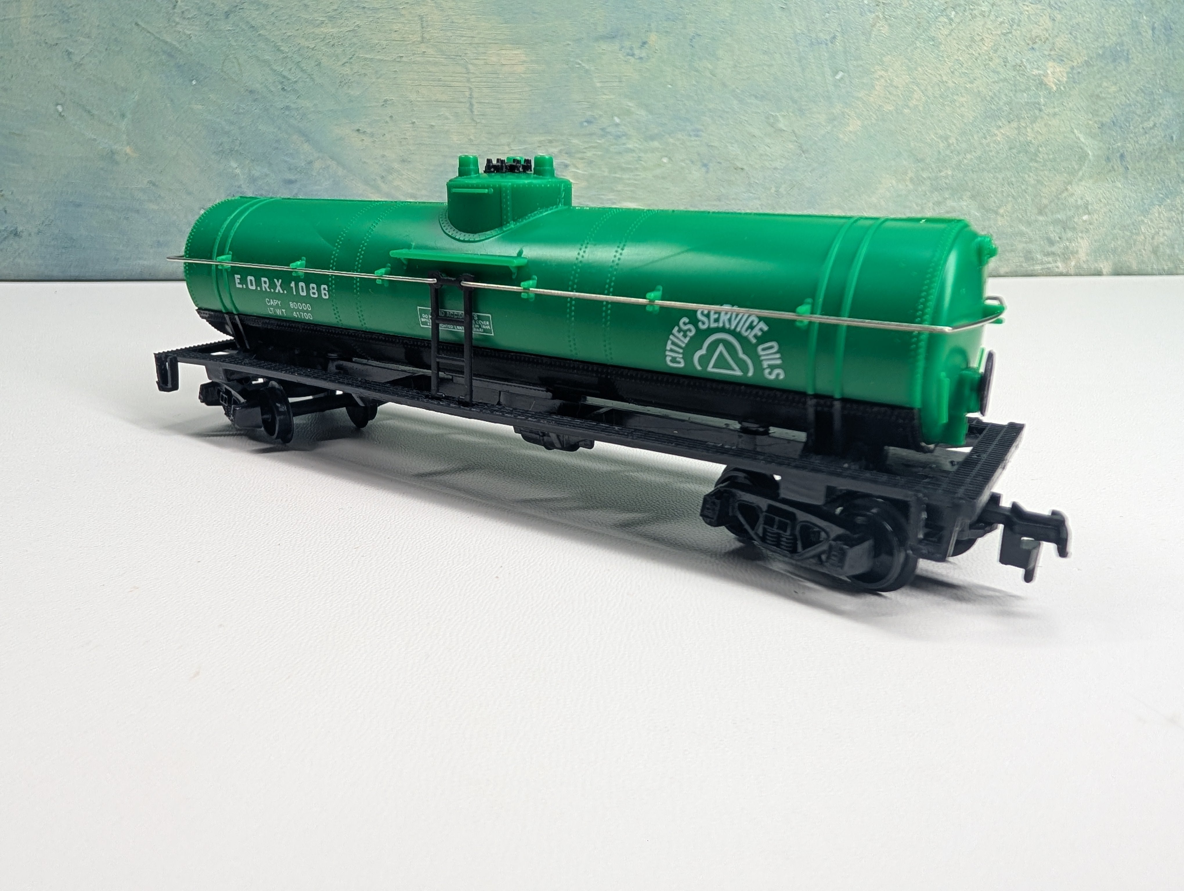 USED Model Power HO Scale Single Dome Tank Car Cities Service EORX #1086