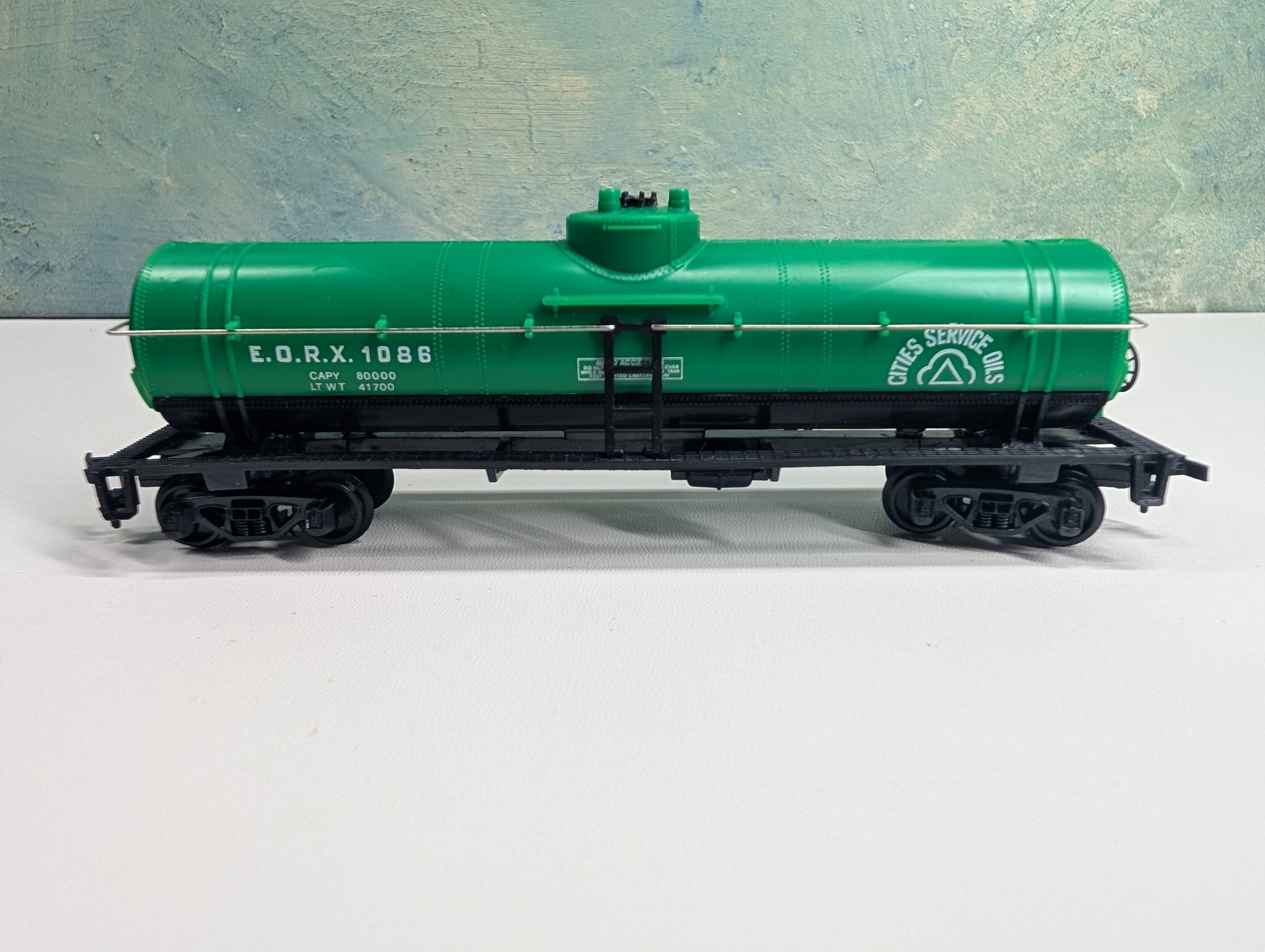 USED Model Power HO Scale Single Dome Tank Car Cities Service EORX #1086