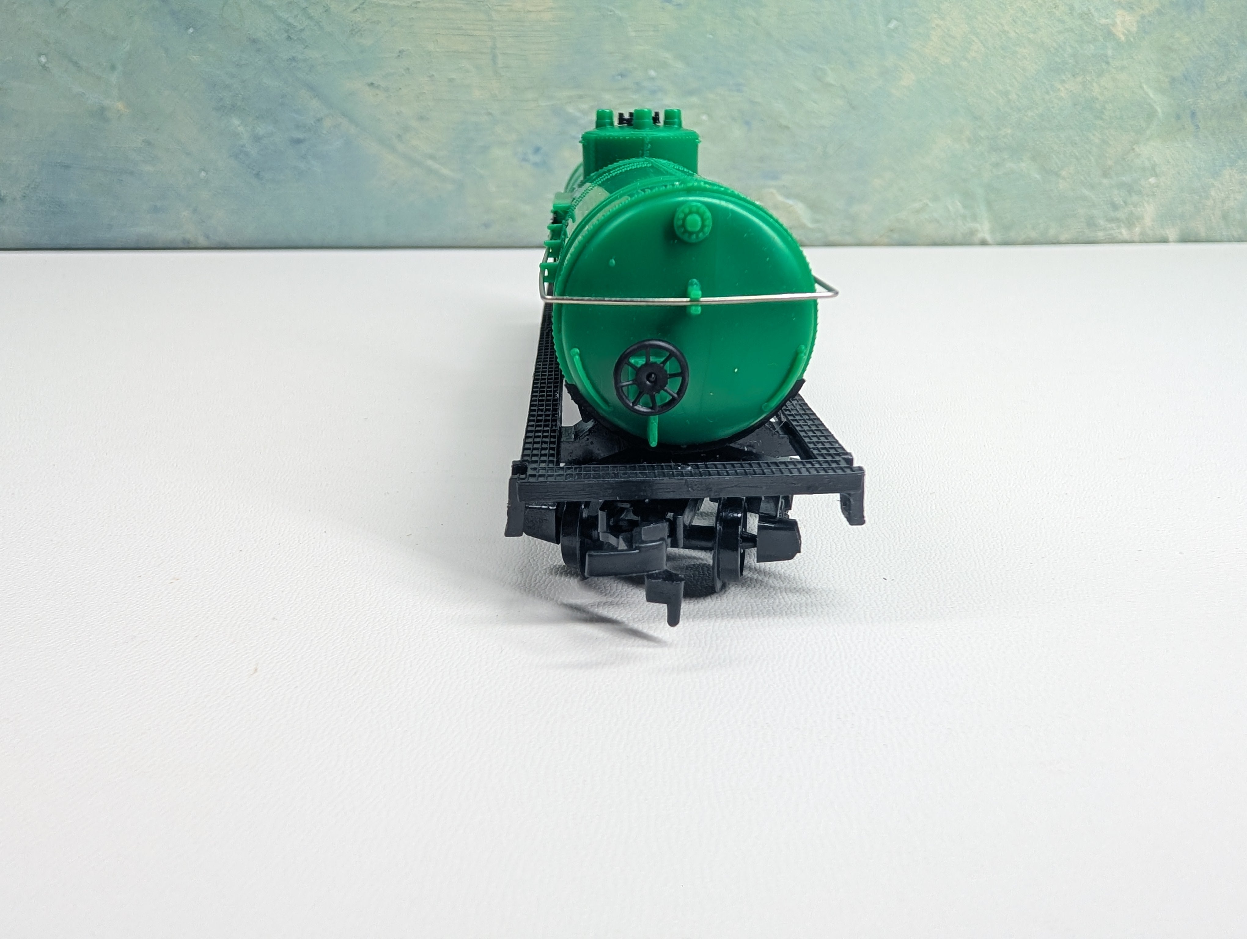 USED Model Power HO Scale Single Dome Tank Car Cities Service EORX #1086