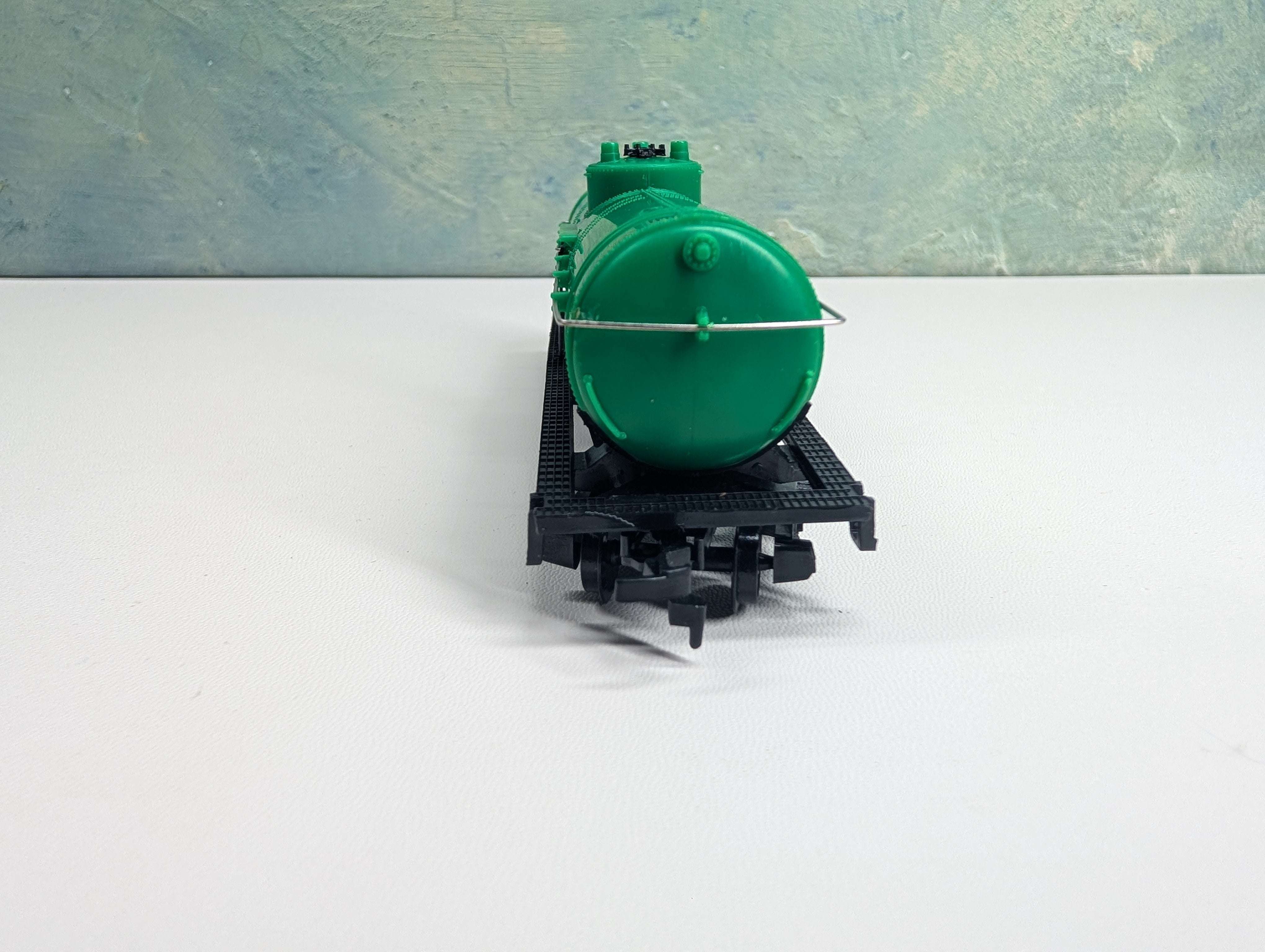 USED Model Power HO Scale Single Dome Tank Car Cities Service EORX #1086
