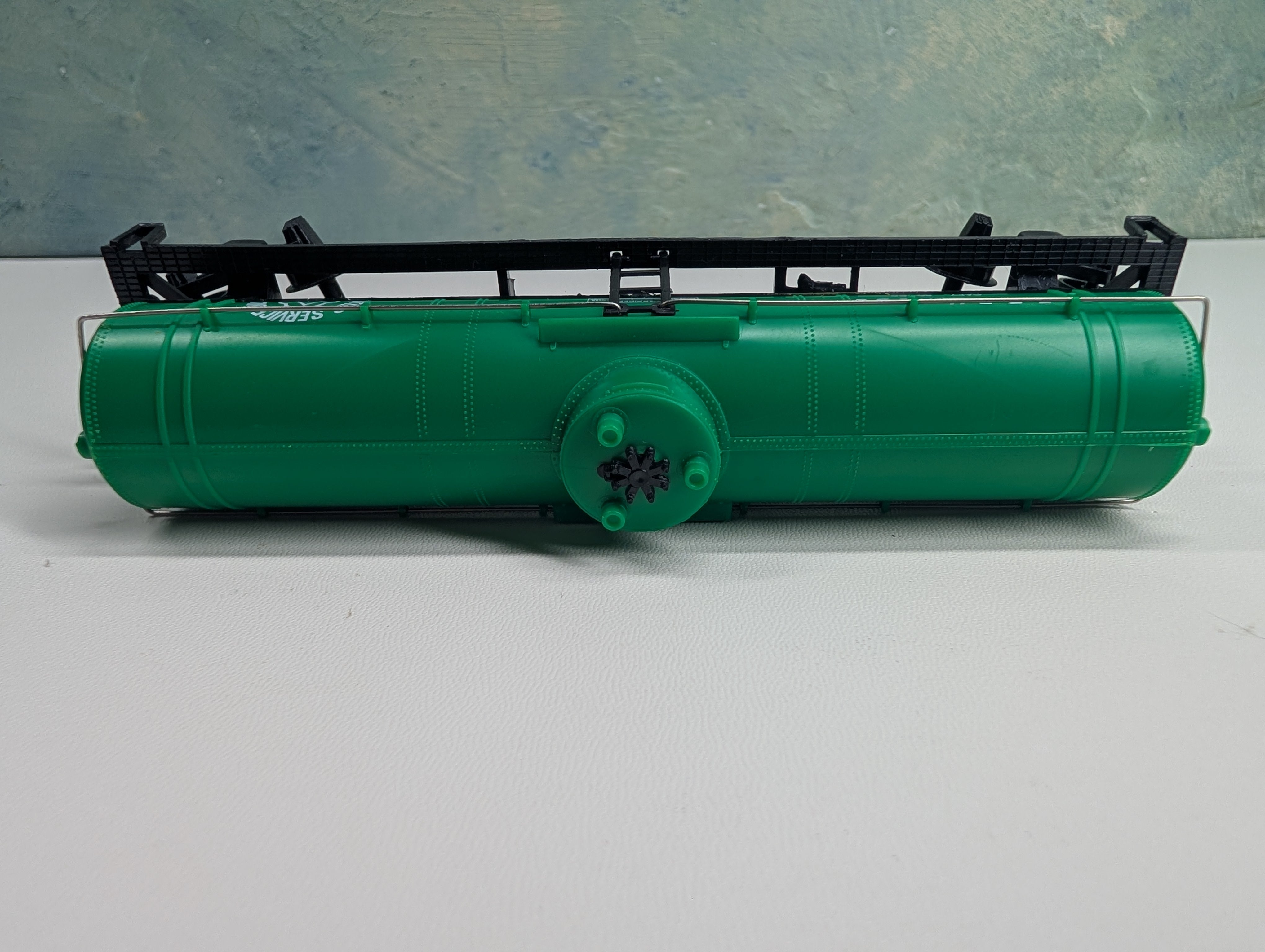 USED Model Power HO Scale Single Dome Tank Car Cities Service EORX #1086