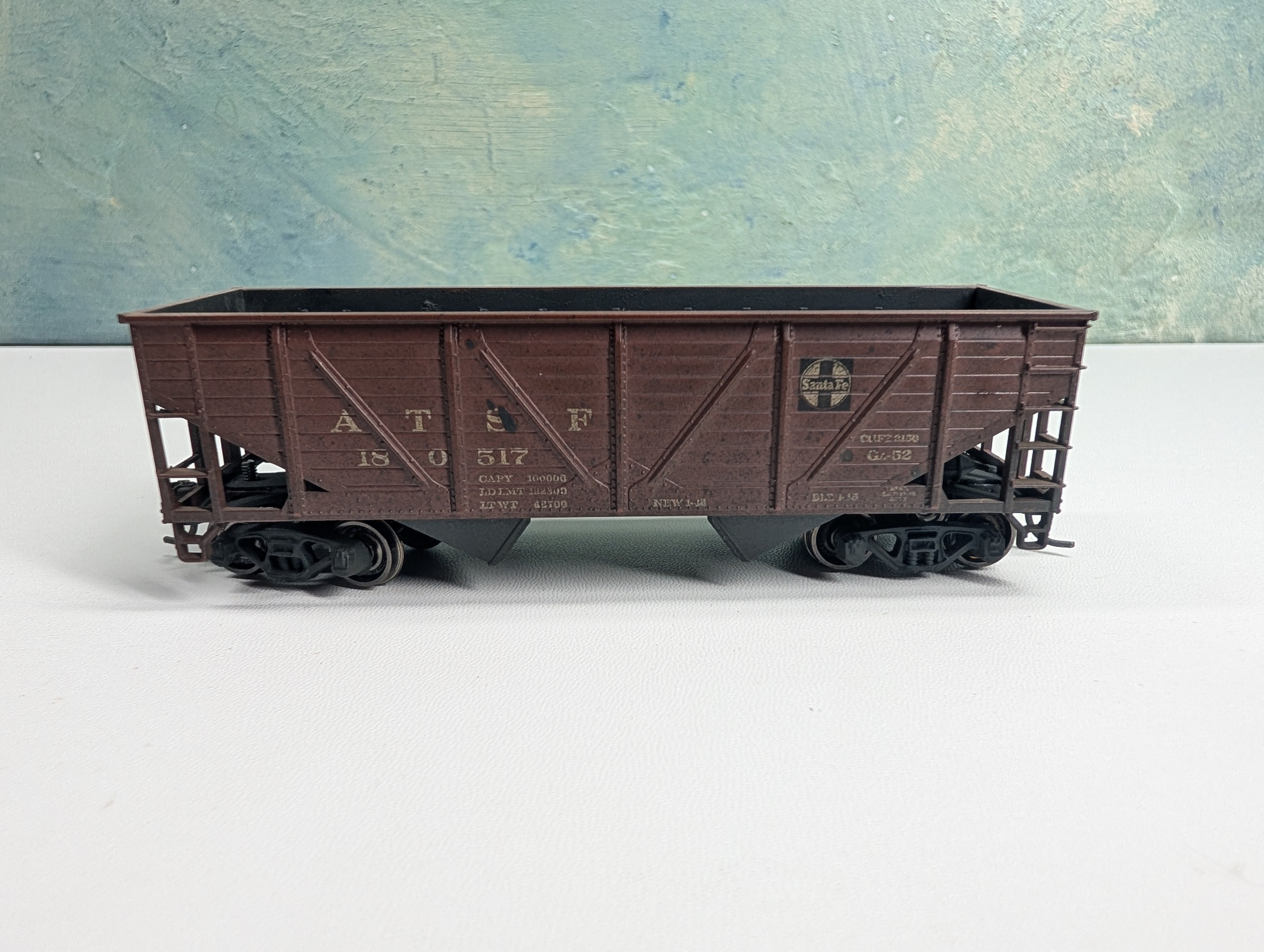 USED Athearn HO Scale 2 Bay Hopper with Coal Load Santa Fe ATSF #180517 Weathered, Metal Wheels