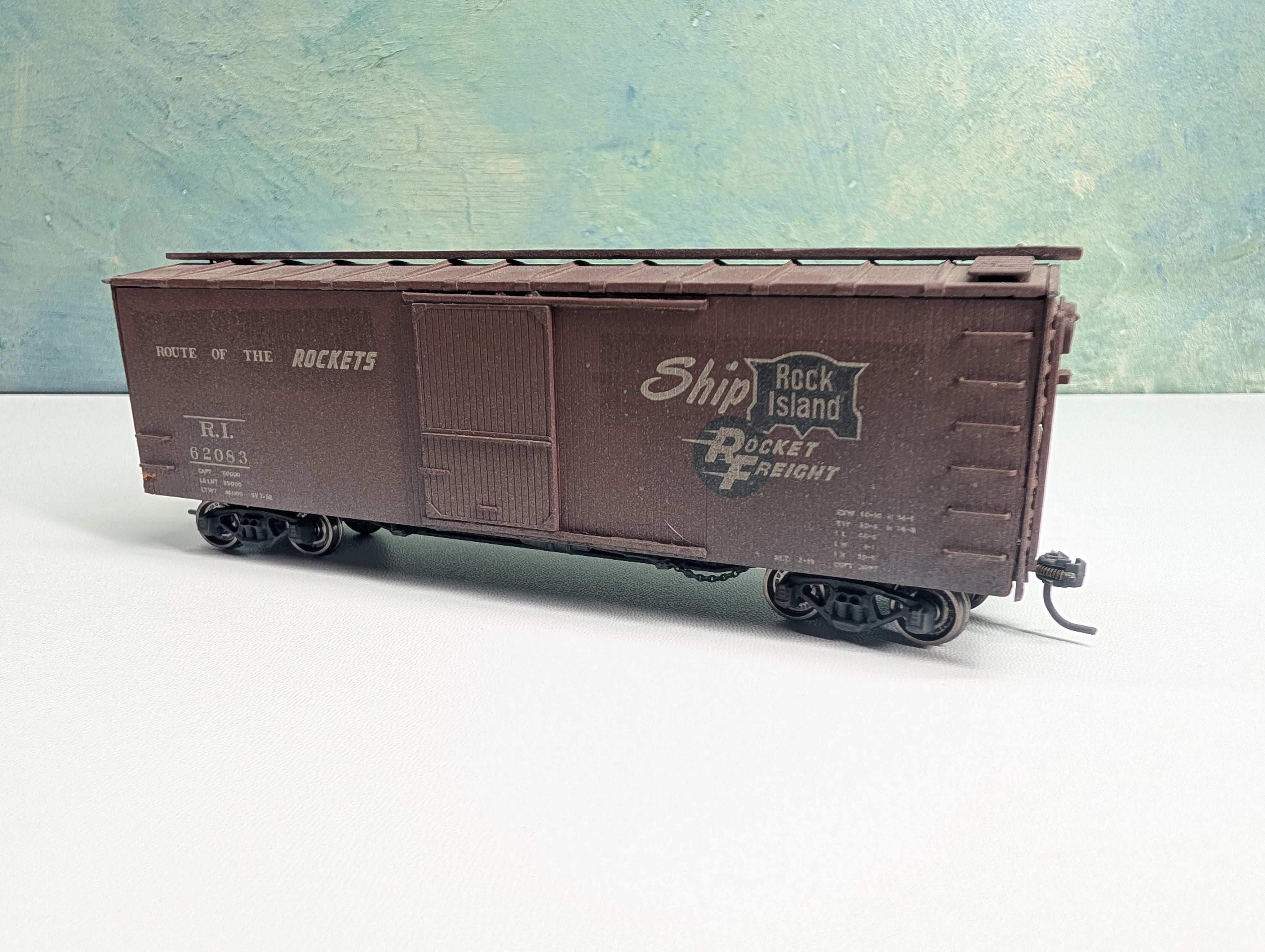 USED HO Scale Real Wooden Box Car Rock Island RI #62083 Weathered, Metal Wheels