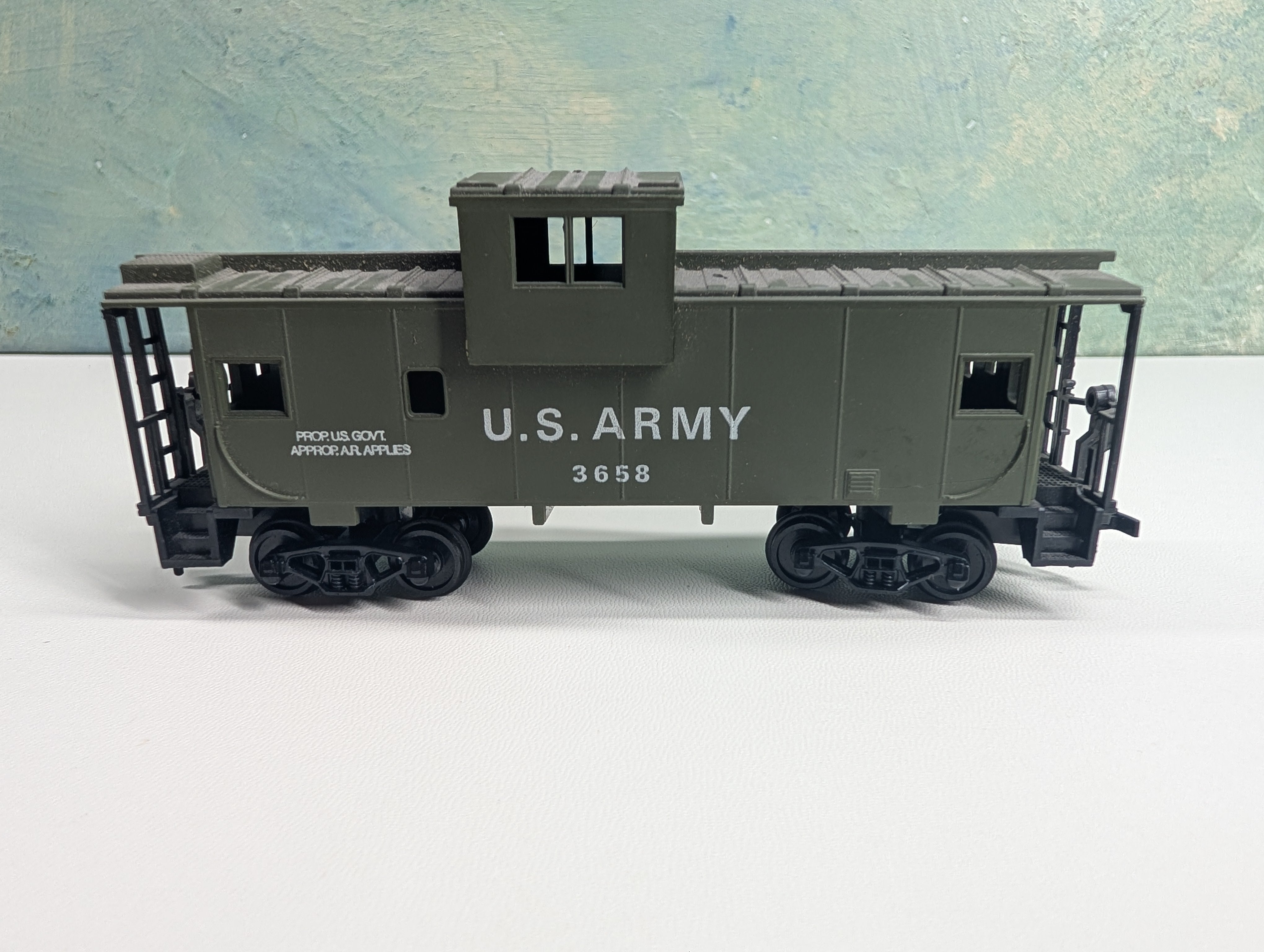 USED Cox HO Scale US Army Caboose #3658