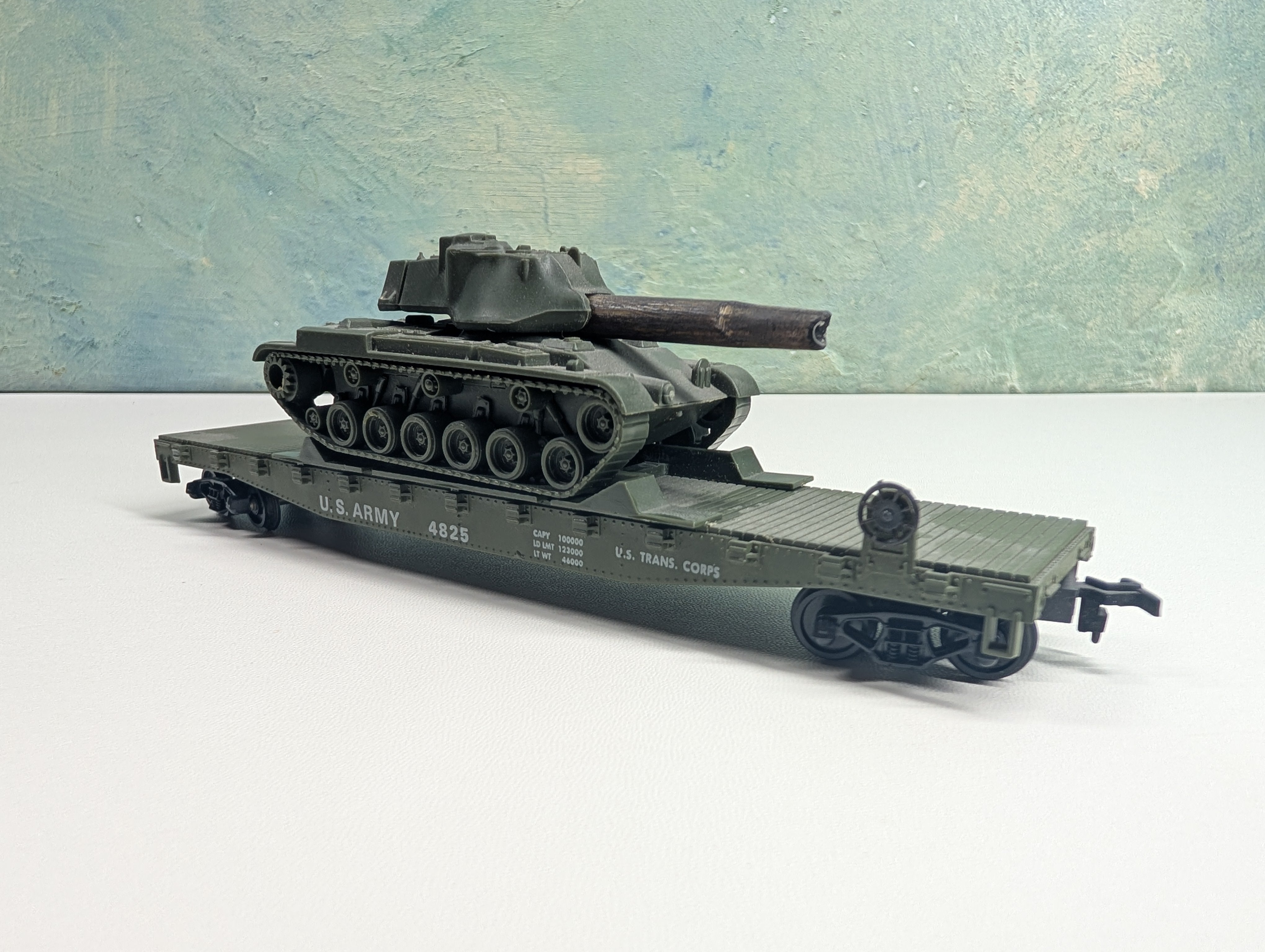 USED Cox HO Scale Flat Car w/ Army Tank US Army #4825