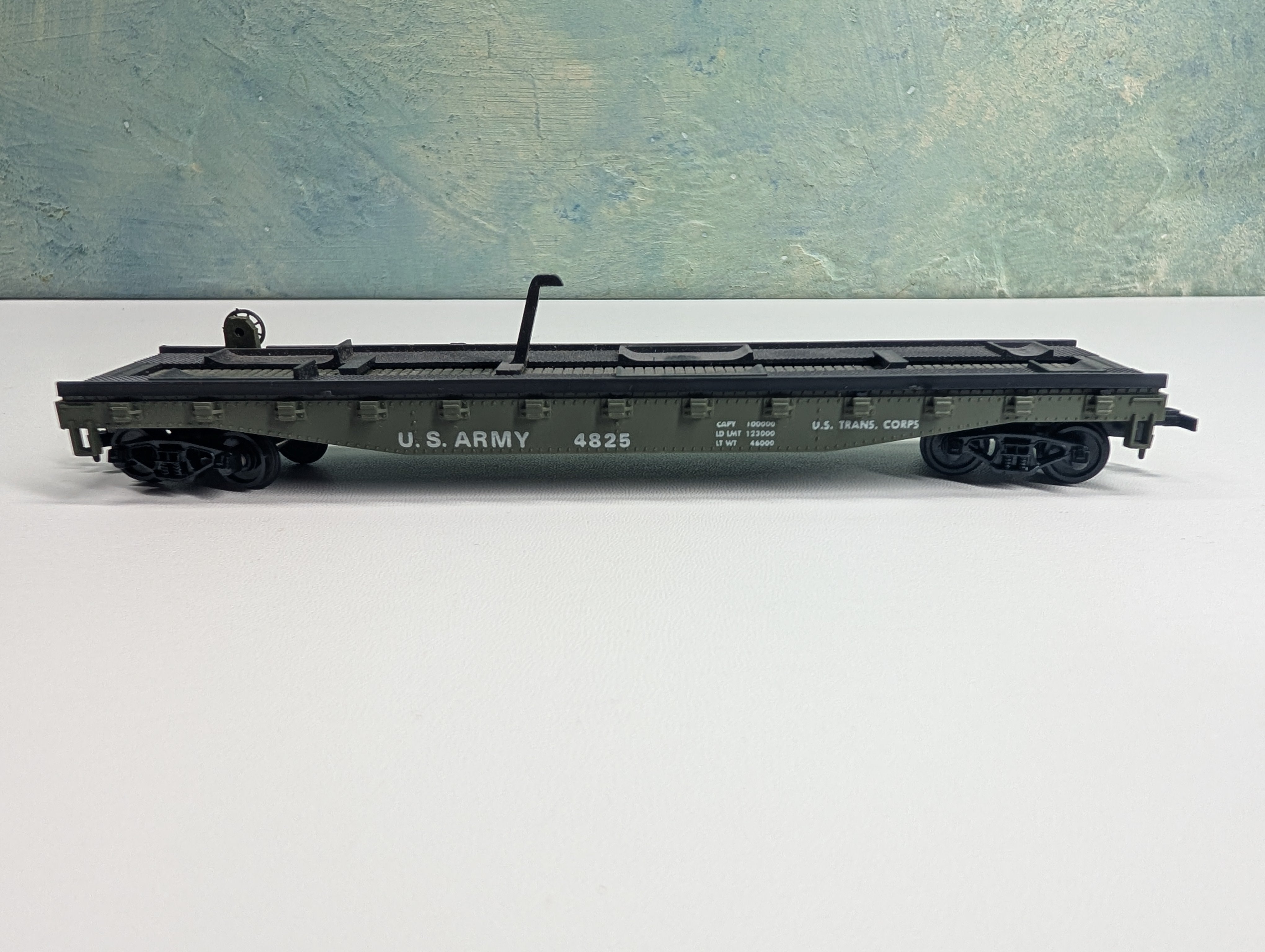 USED Cox HO Scale Flat Car w/ Trailer US Army #4825